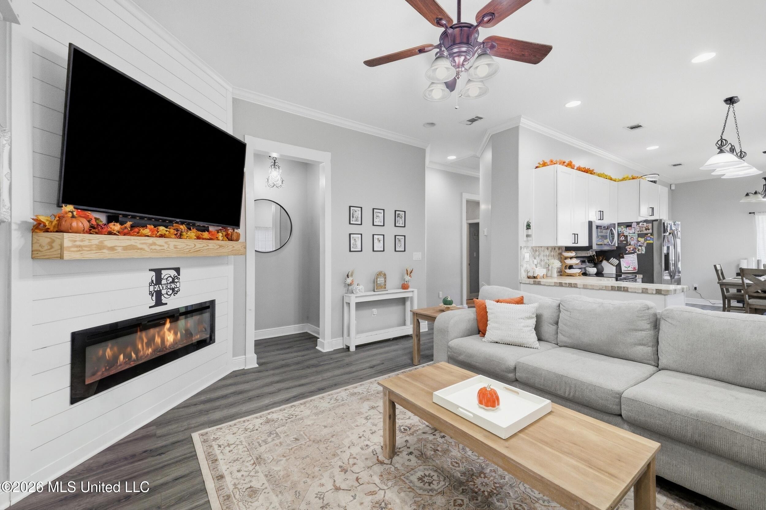 737 Ieke Circle Property Photo 12