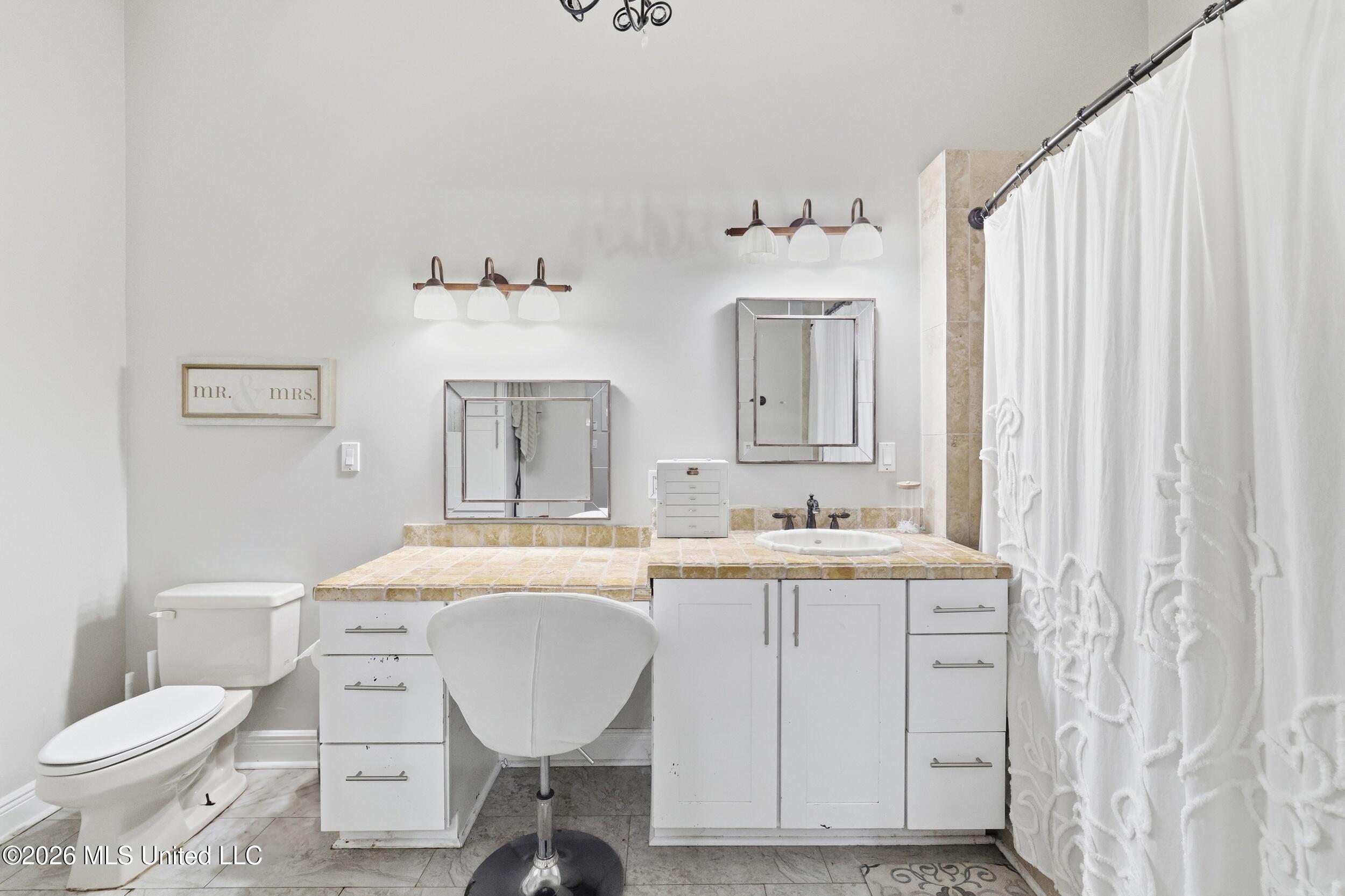 737 Ieke Circle Property Photo 16