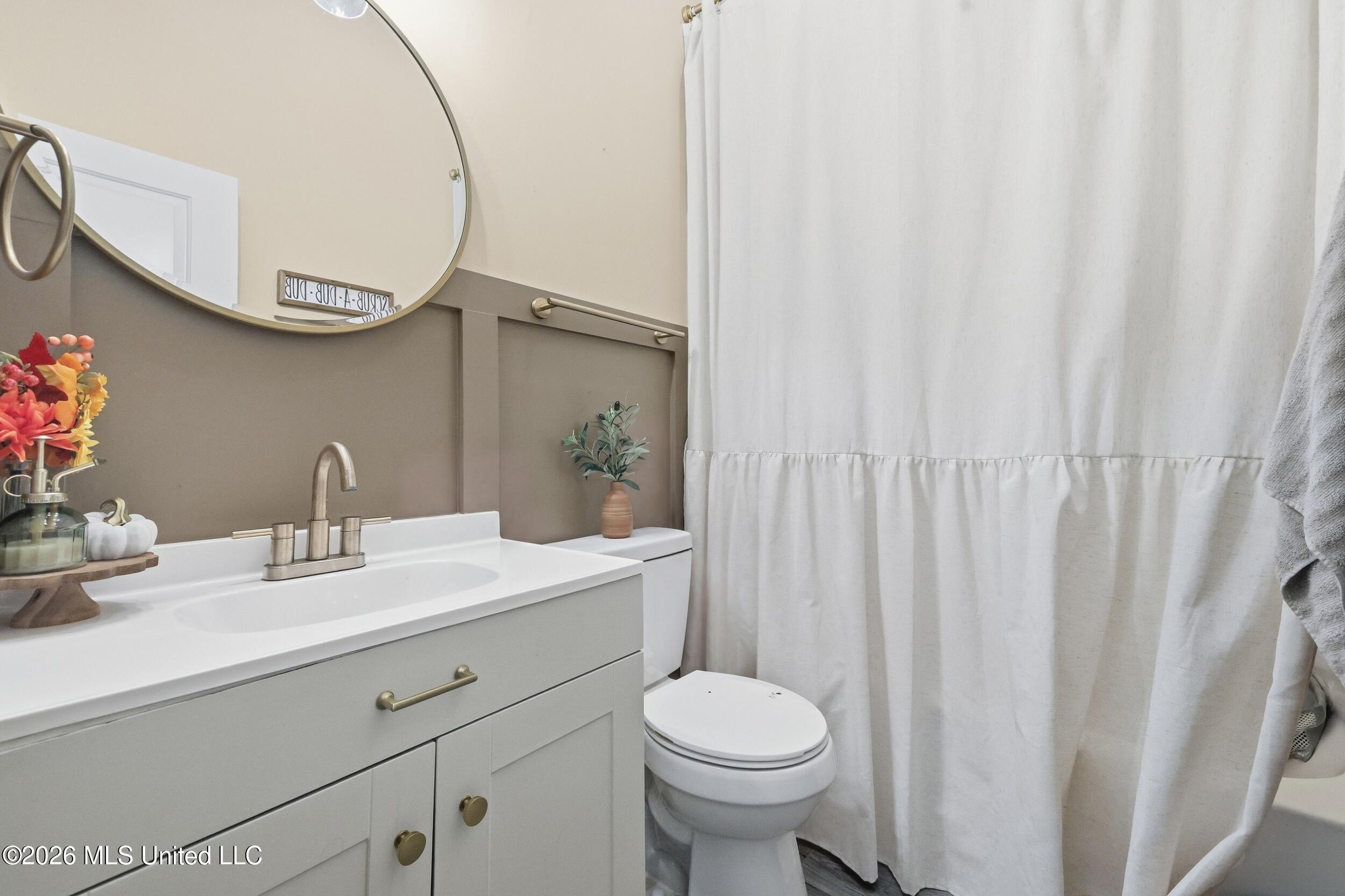 737 Ieke Circle Property Photo 24