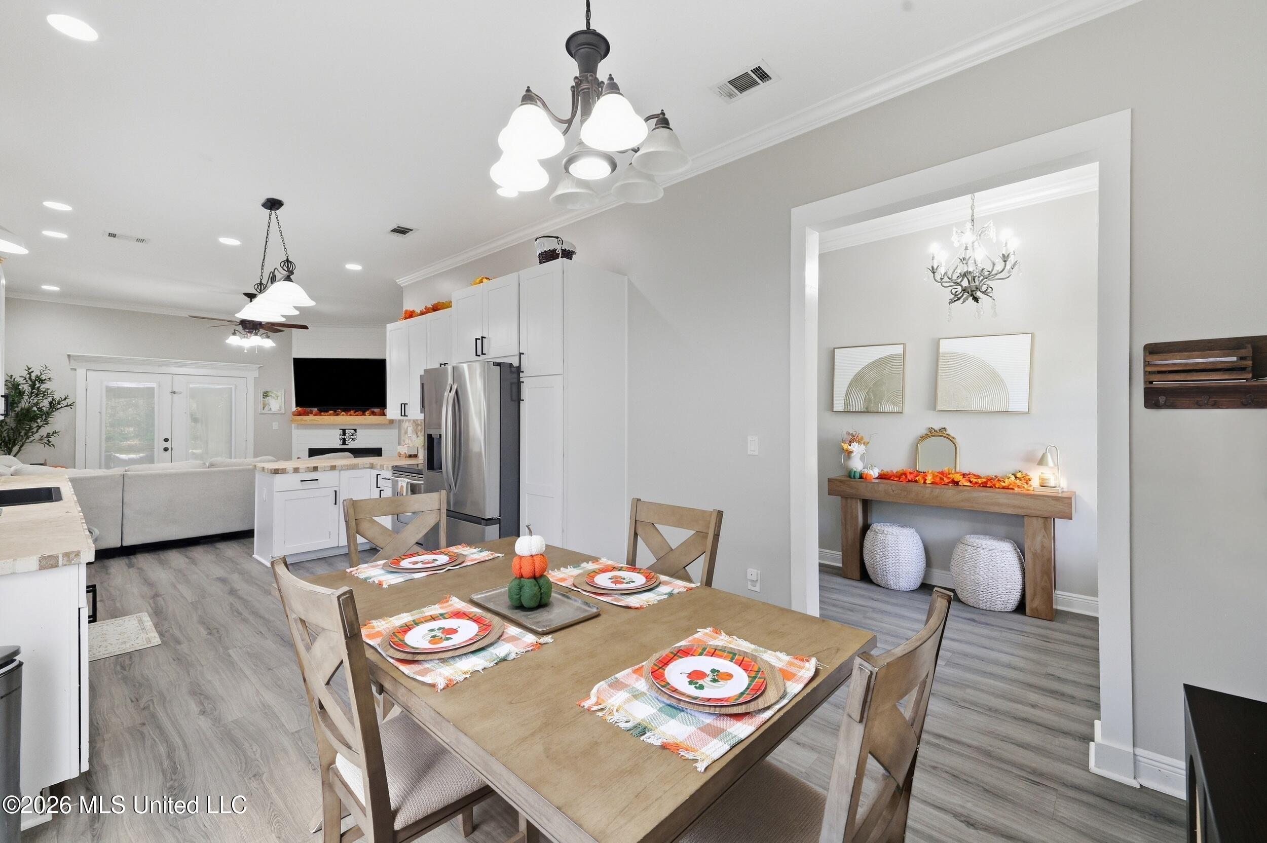 737 Ieke Circle Property Photo 36