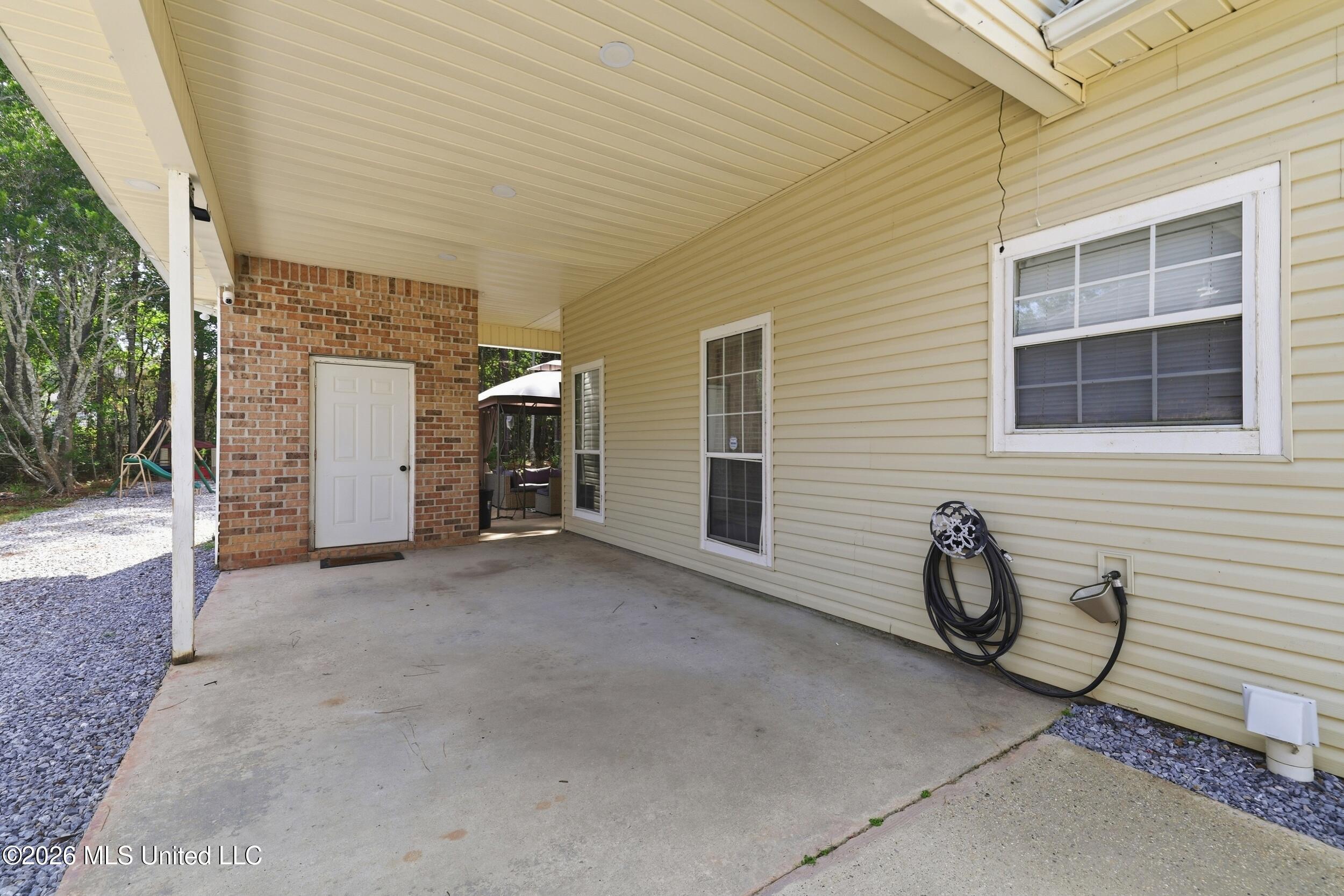 737 Ieke Circle Property Photo 37
