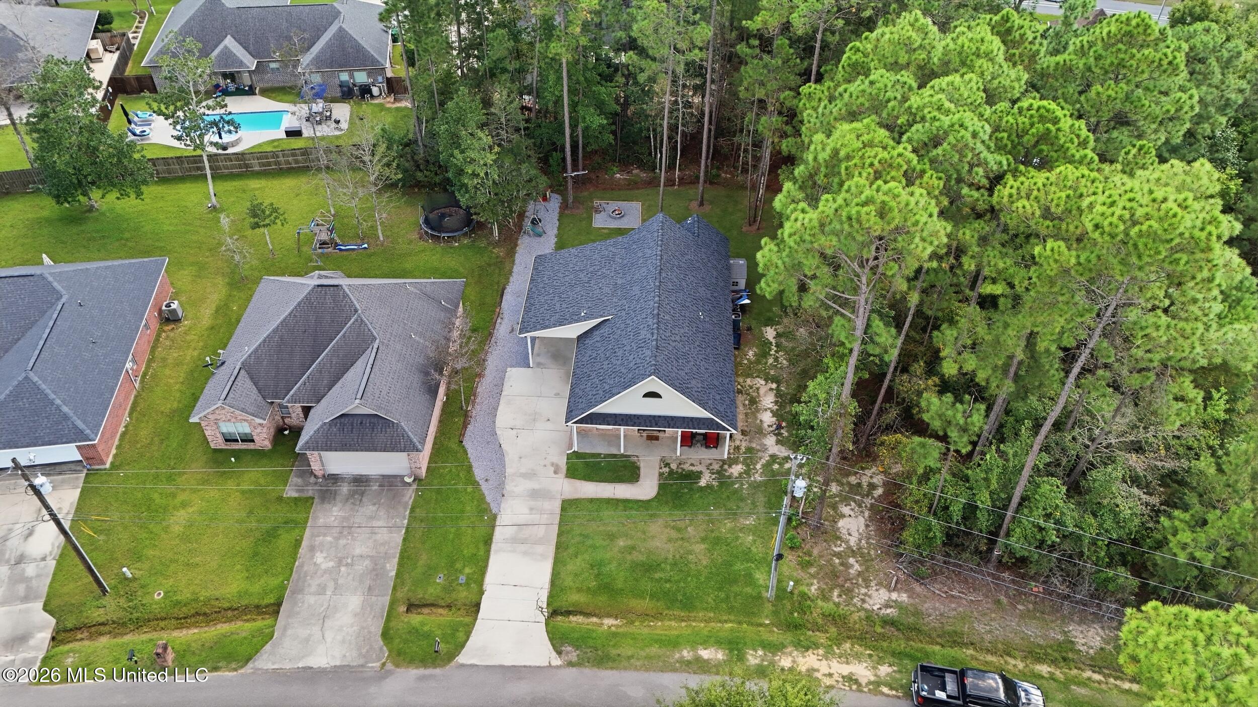 737 Ieke Circle Property Photo 38