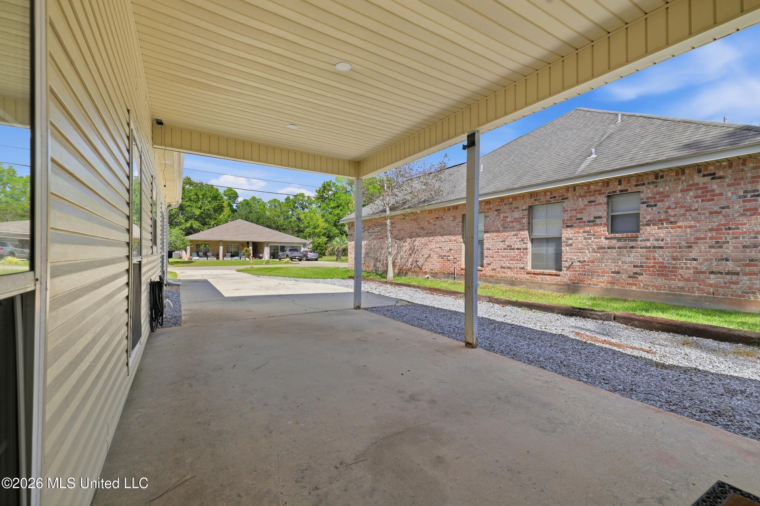 737 Ieke Circle Property Photo 39