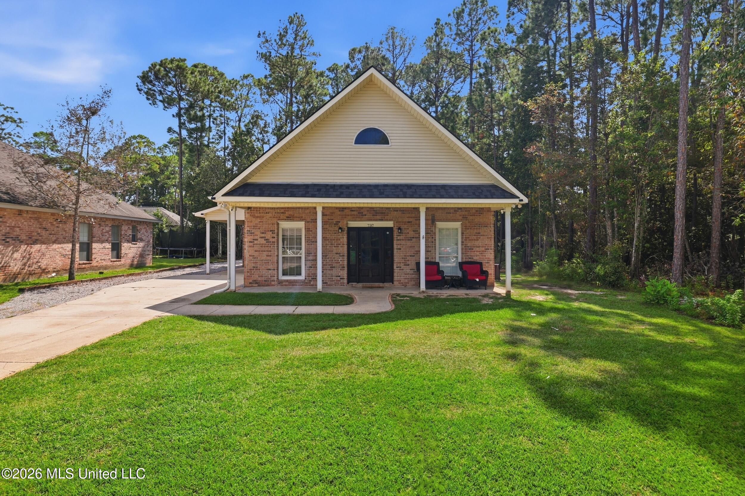 737 Ieke Circle Property Photo 44