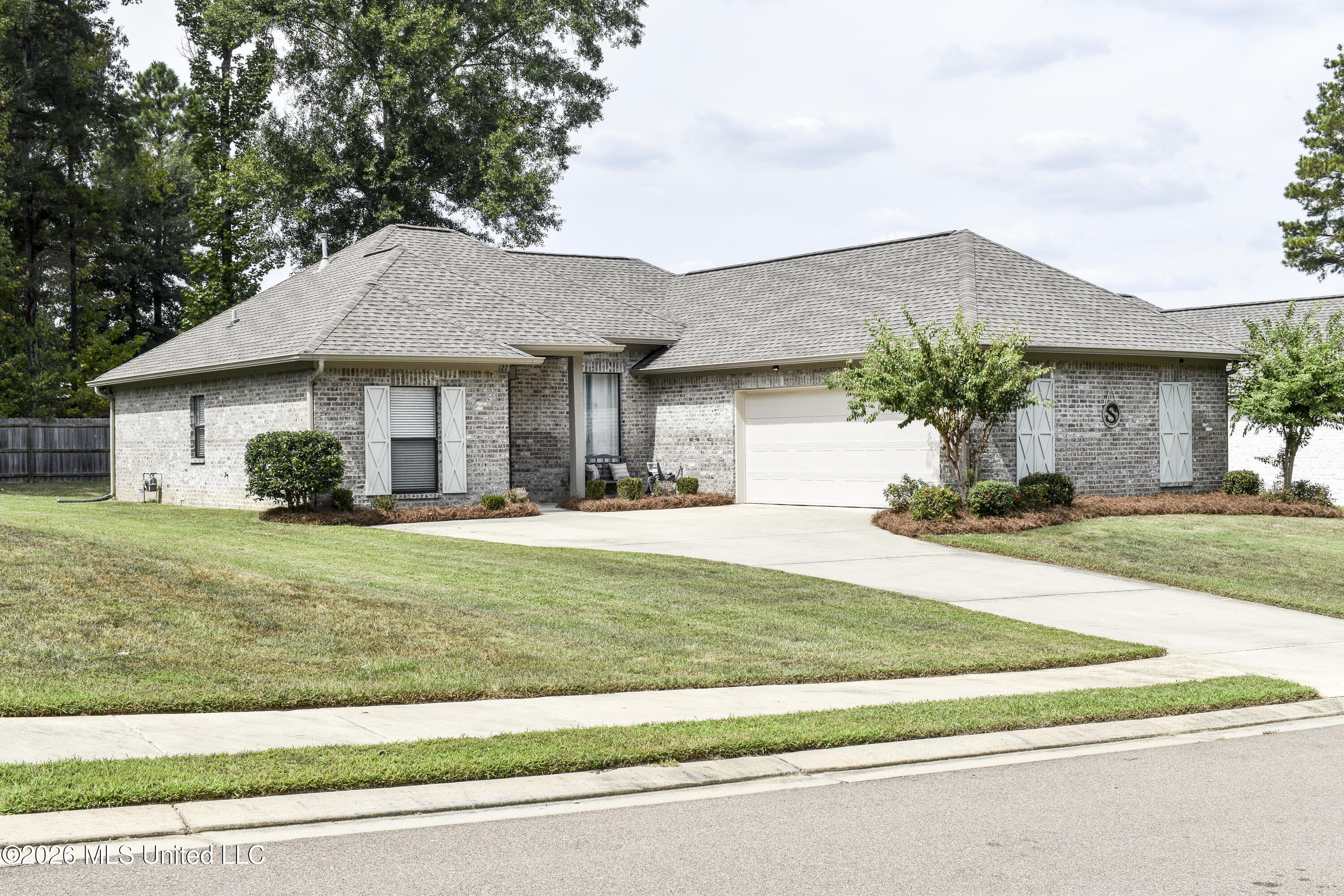 127 Woodburn Way Property Photo 1