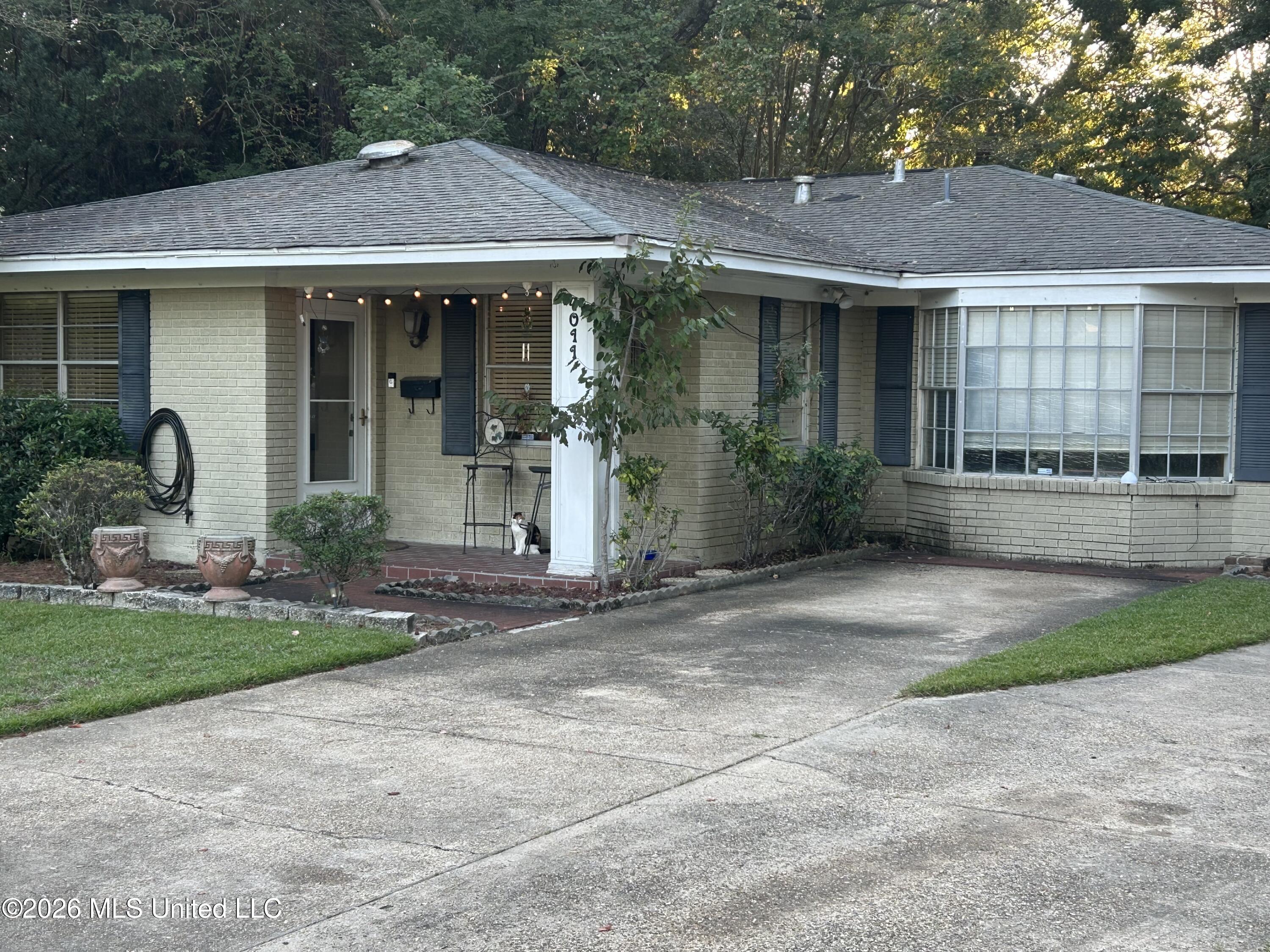 4011 Washington Avenue Property Photo 2