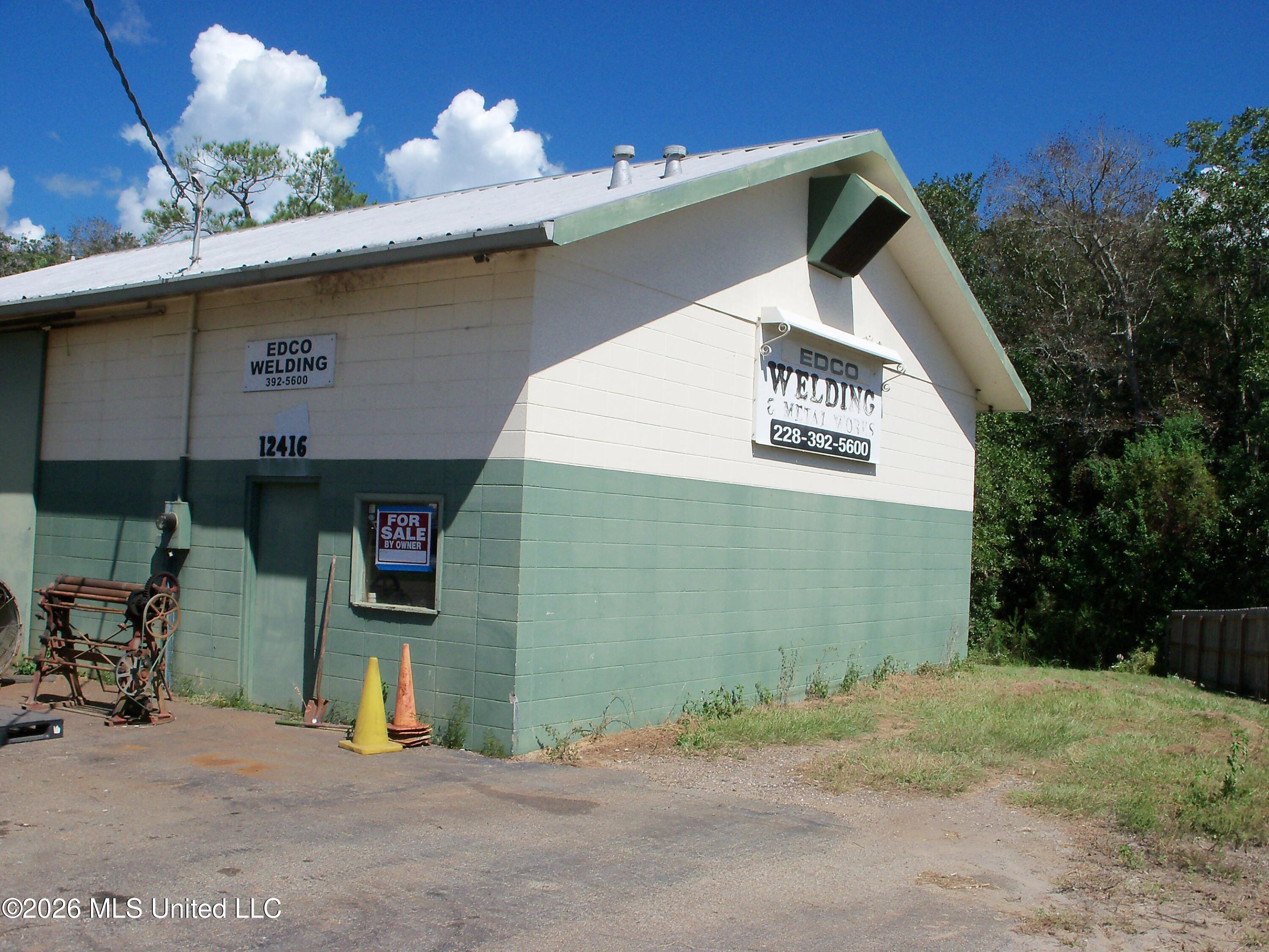 12416 John Lee Road Property Photo 3
