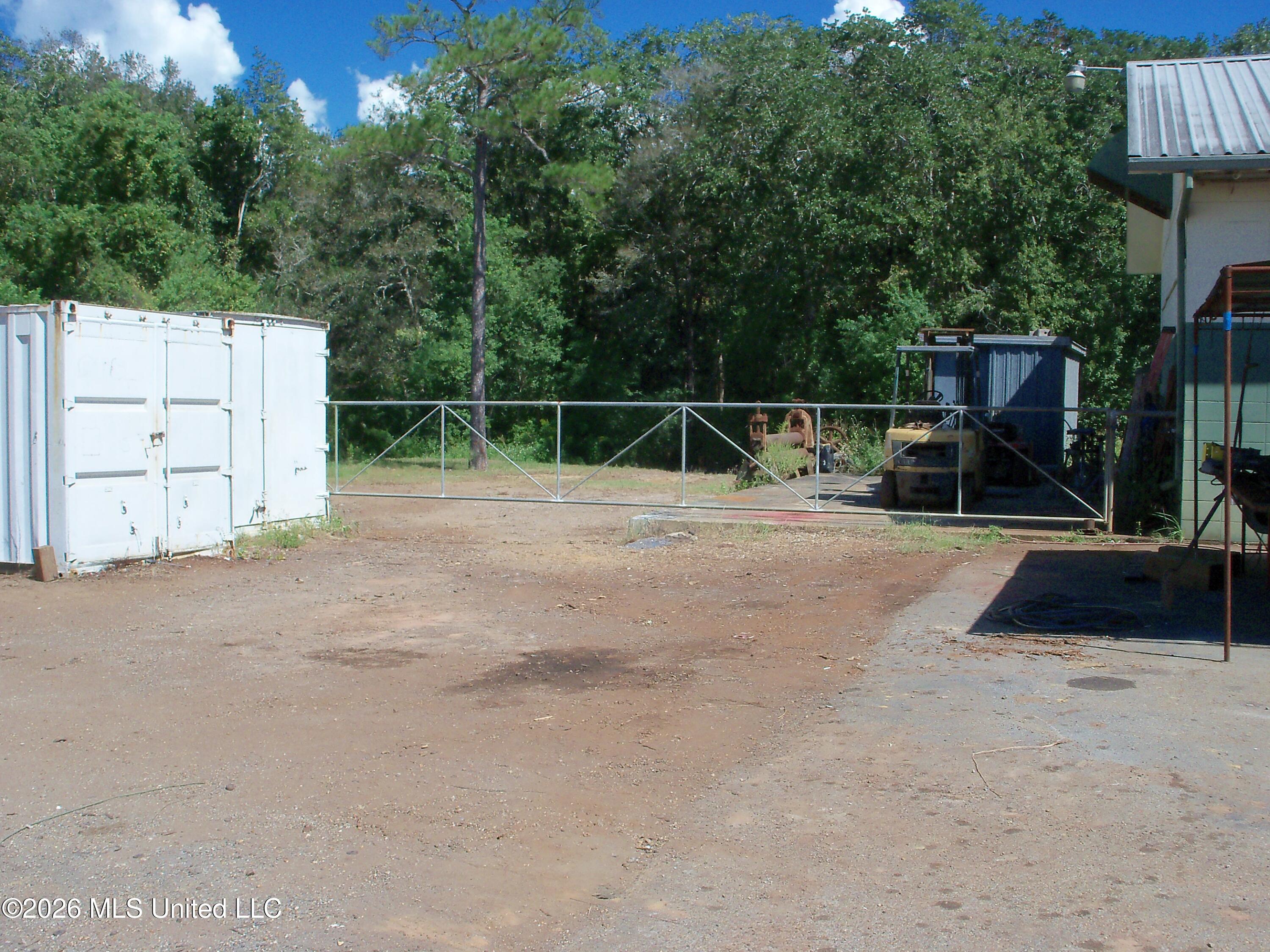12416 John Lee Road Property Photo 4