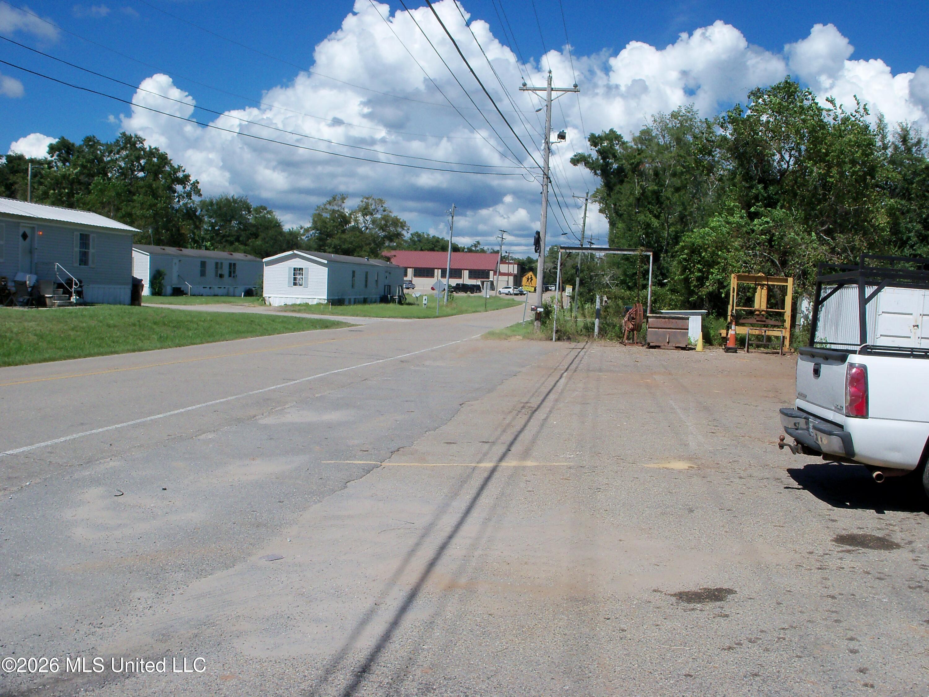 12416 John Lee Road Property Photo 6