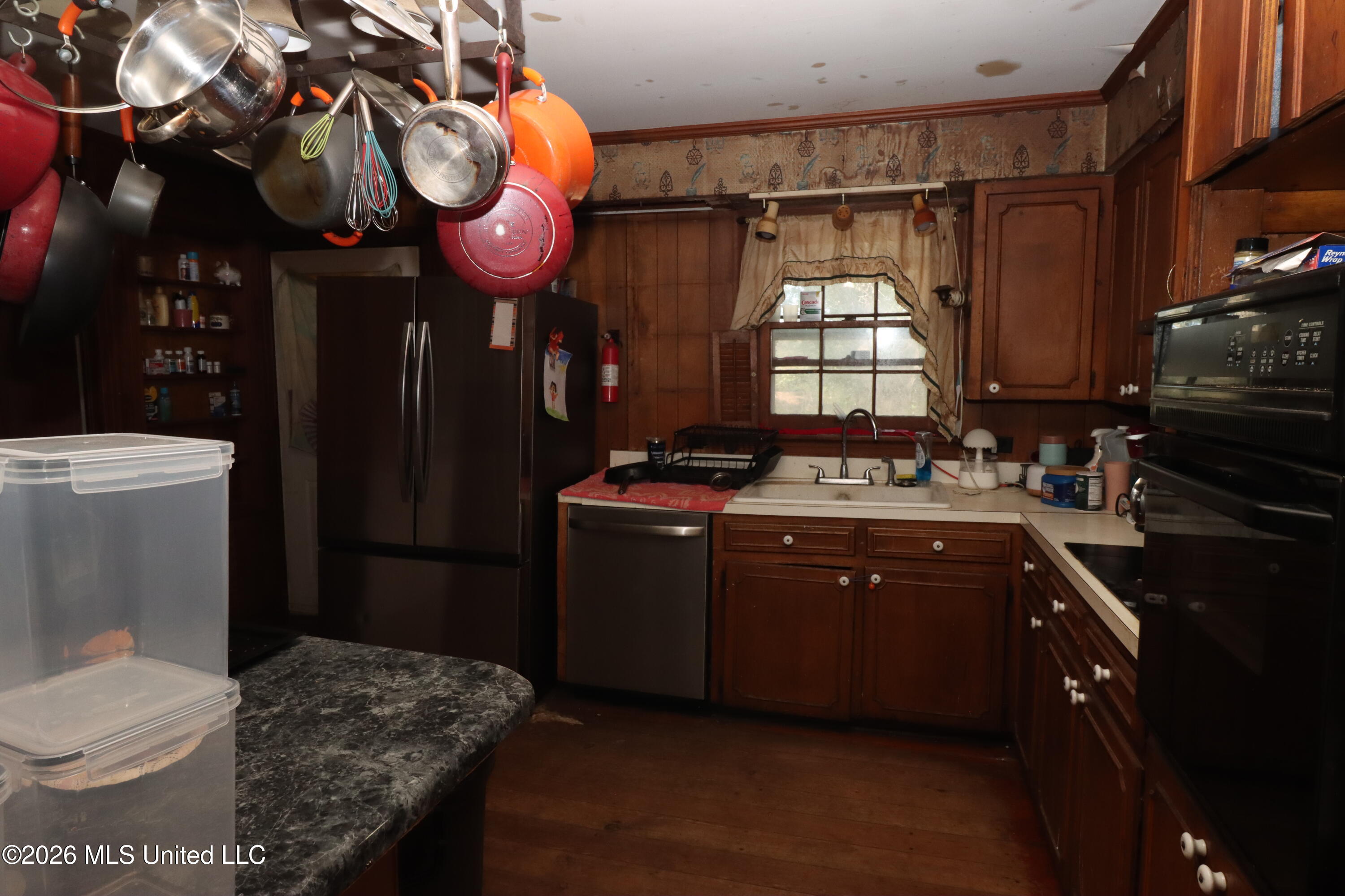 1216 Tate Street Property Photo 7