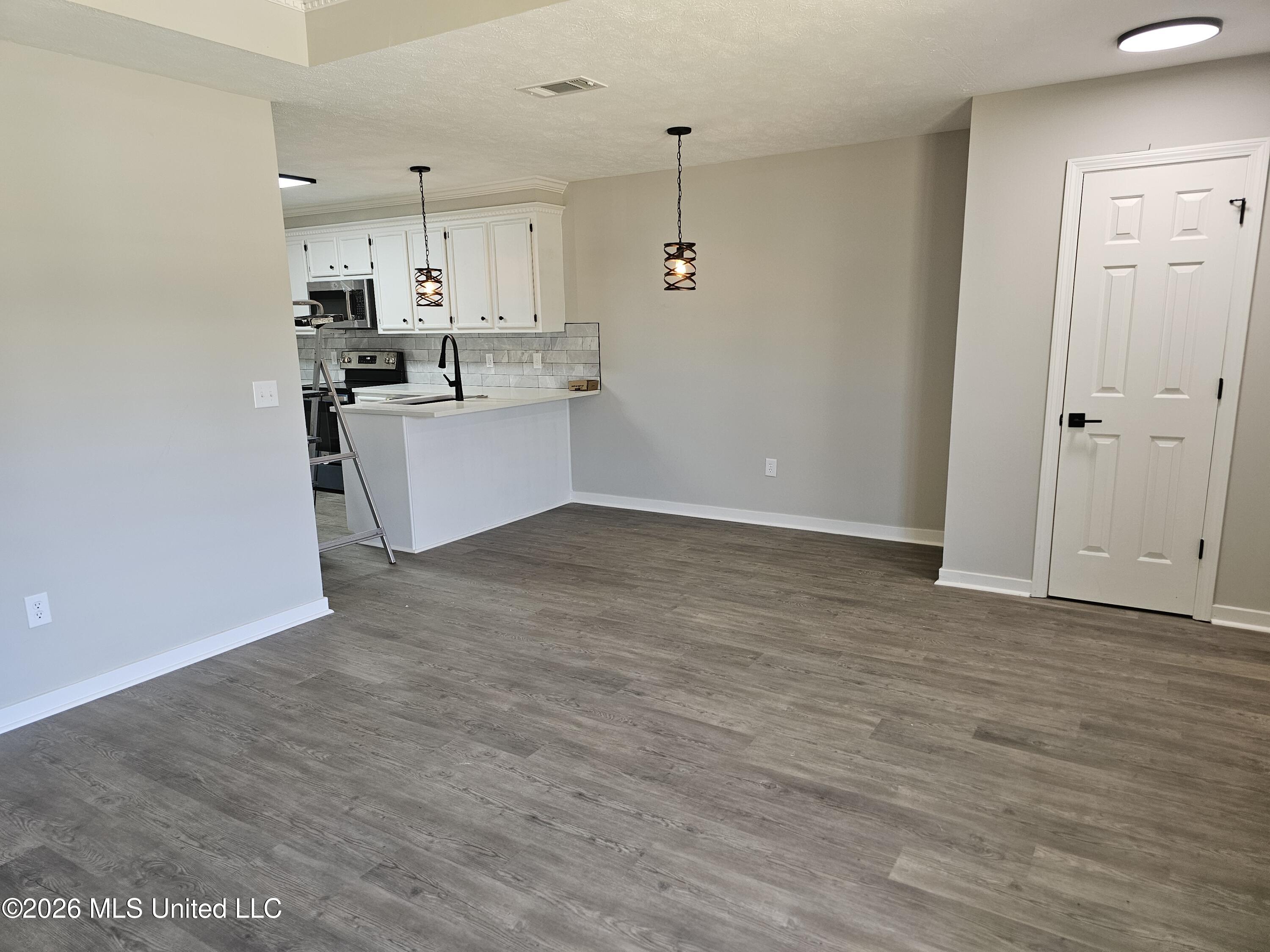 106 Brendalwood Lane Property Photo 2