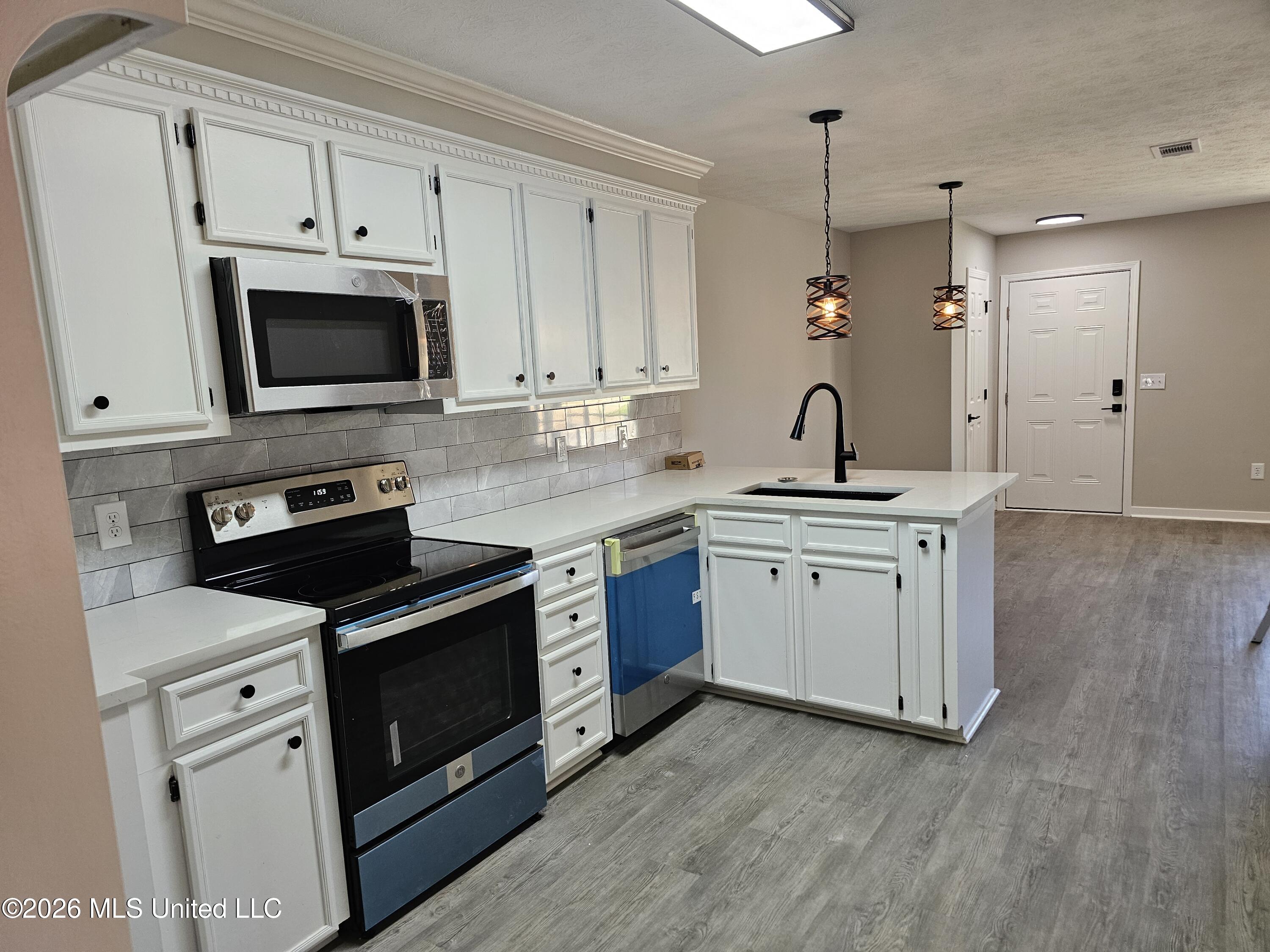 106 Brendalwood Lane Property Photo 3