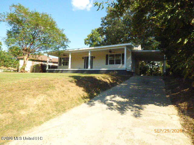 2129 2nd Street Property Photo 2