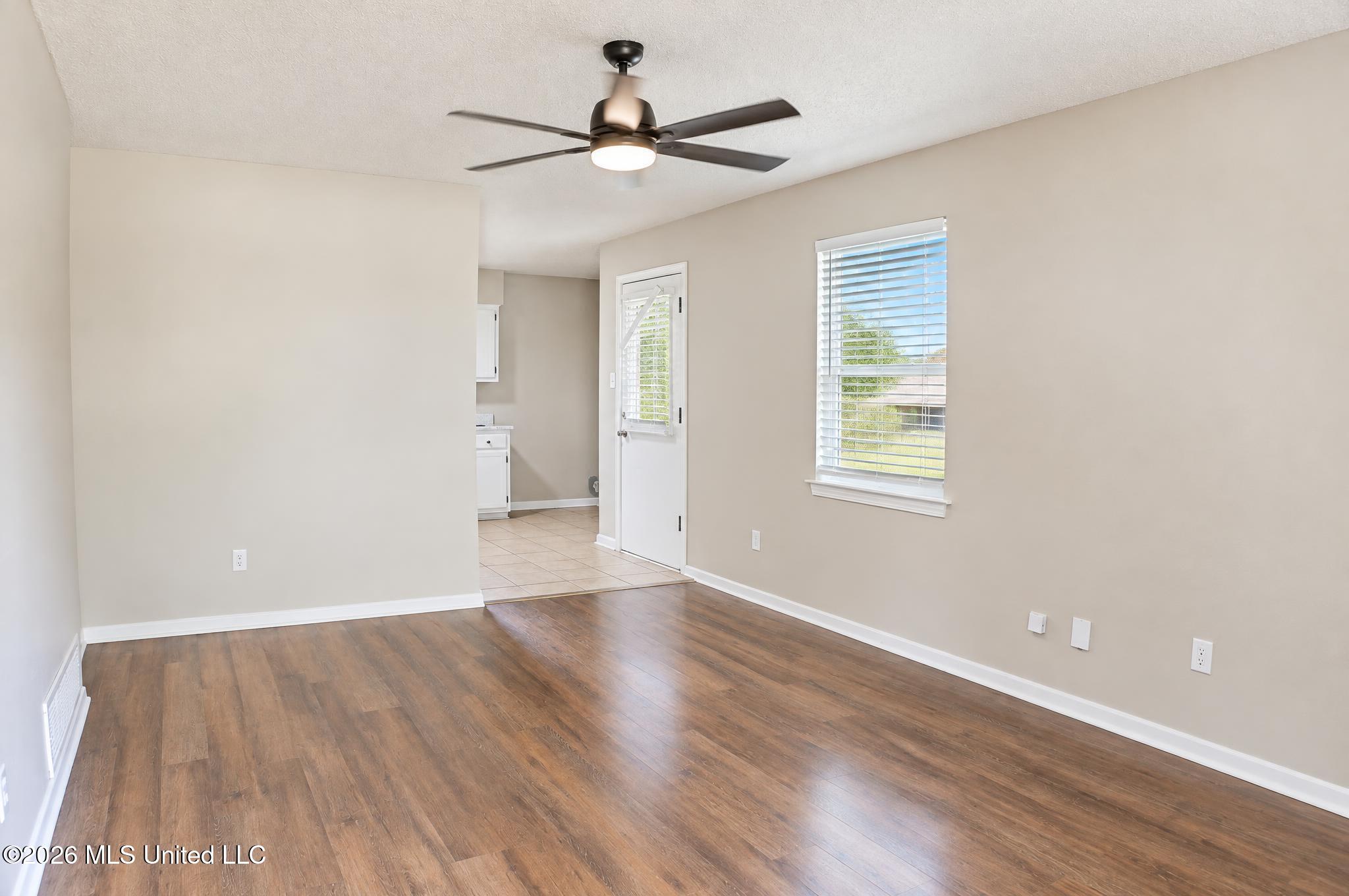 6460 Yorkshire Road Property Photo 4