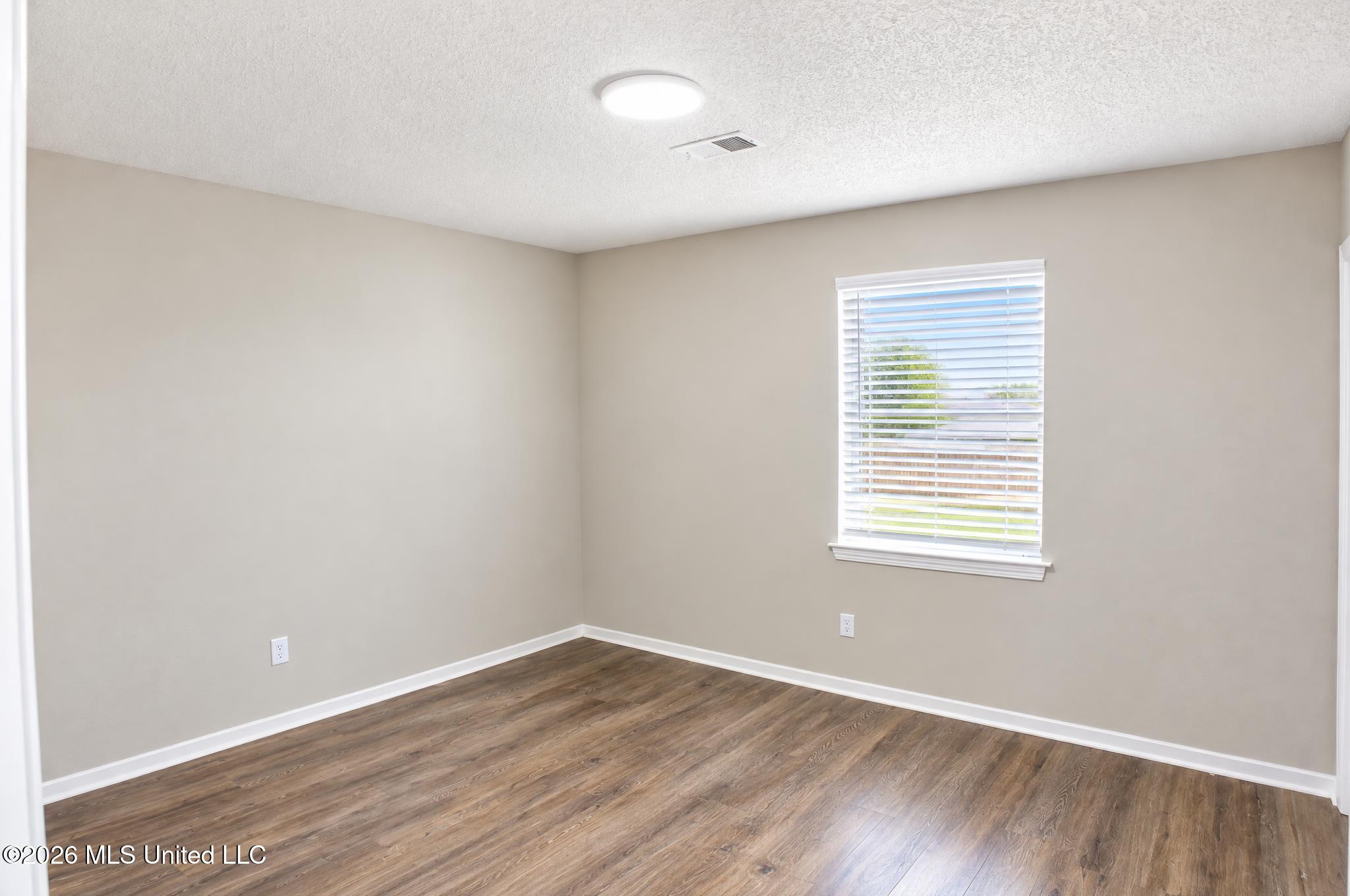 6460 Yorkshire Road Property Photo 9