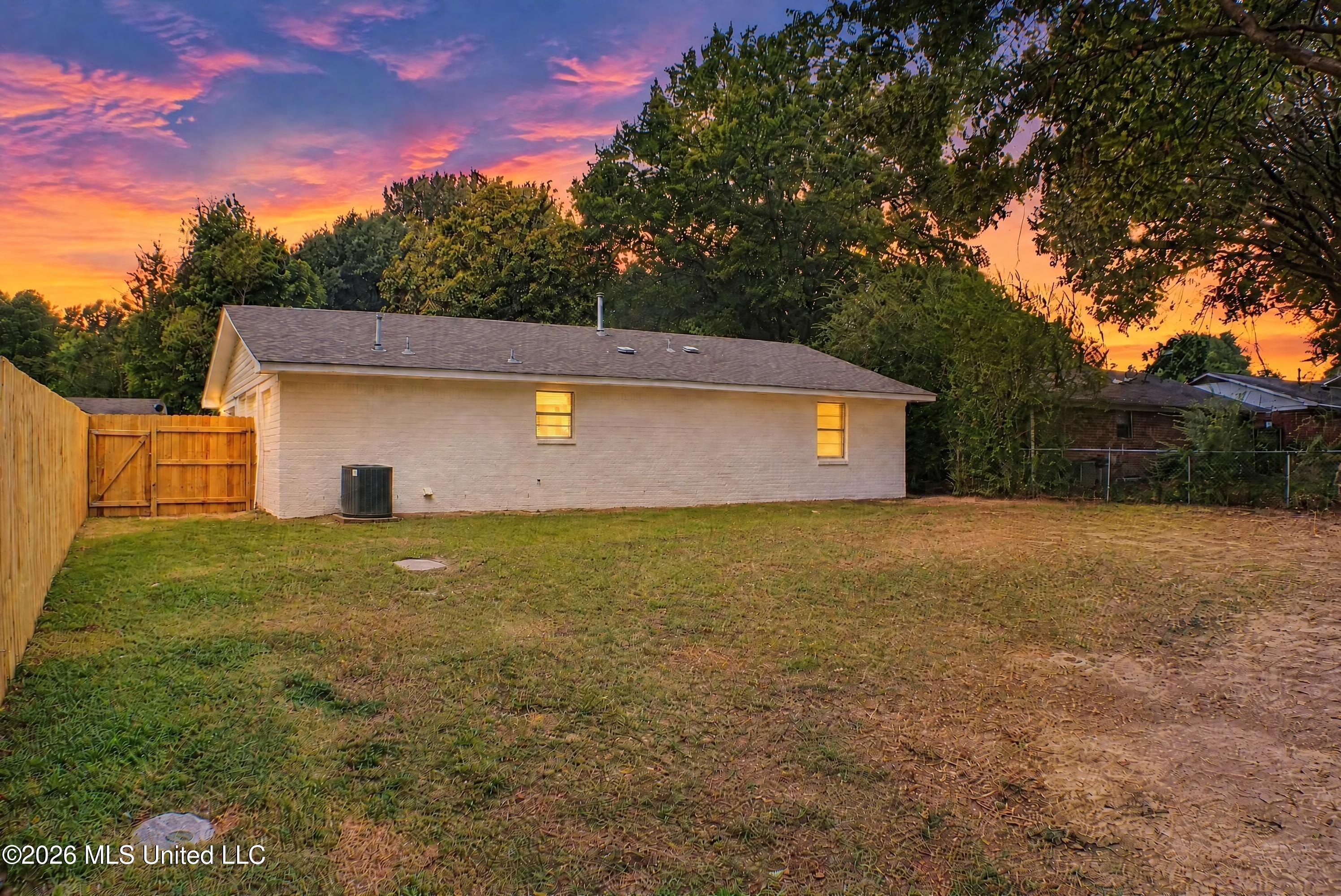 6460 Yorkshire Road Property Photo 16