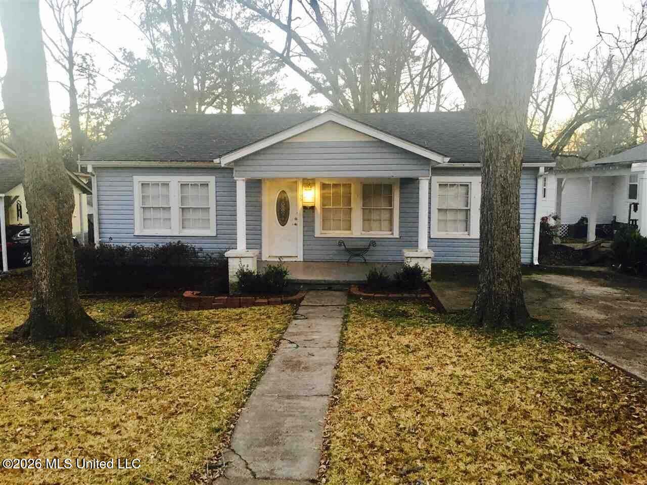 106 3rd Avenue Southwest Avenue Property Photo 1
