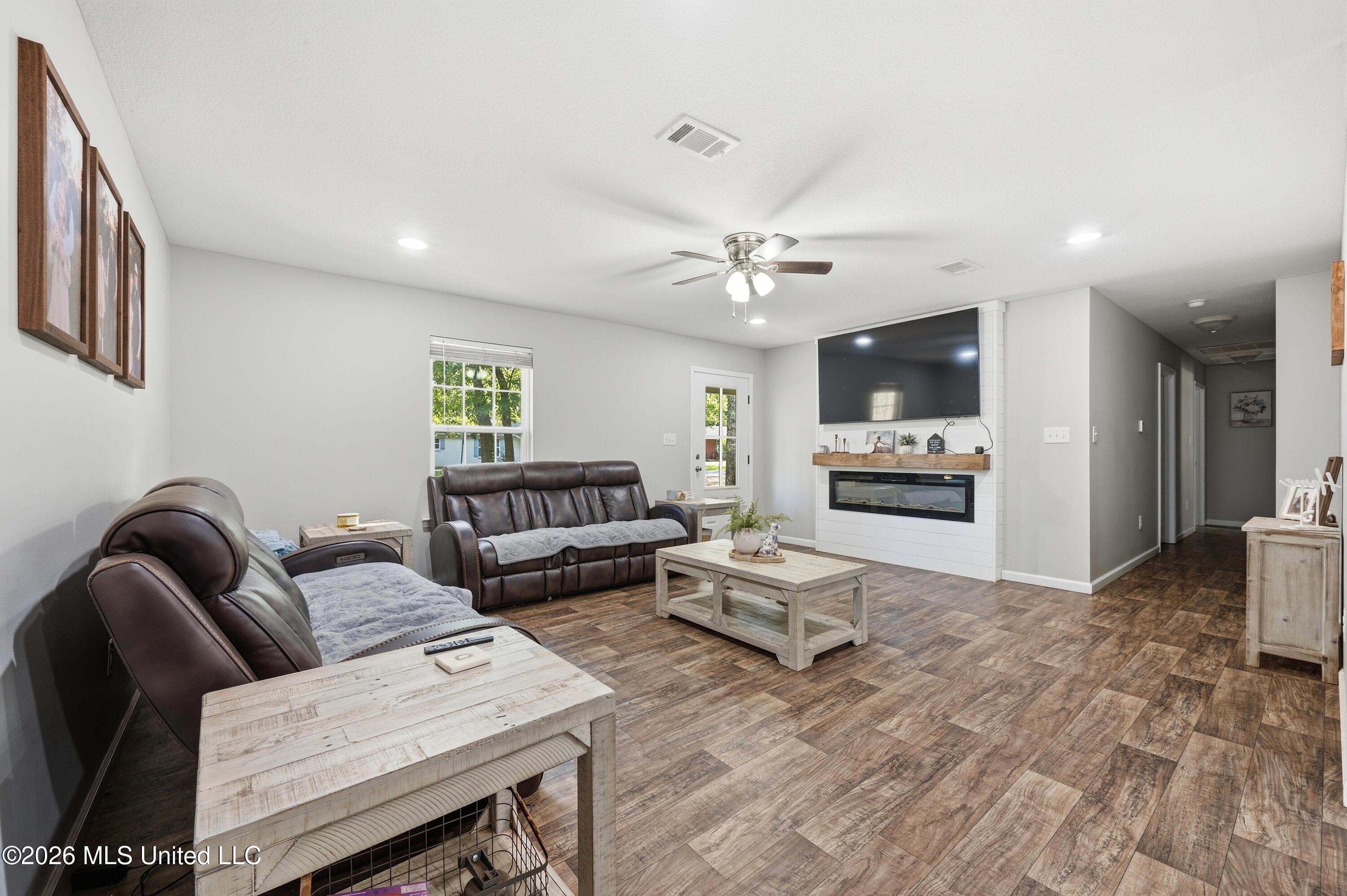 97 Meadow Drive Property Photo 4