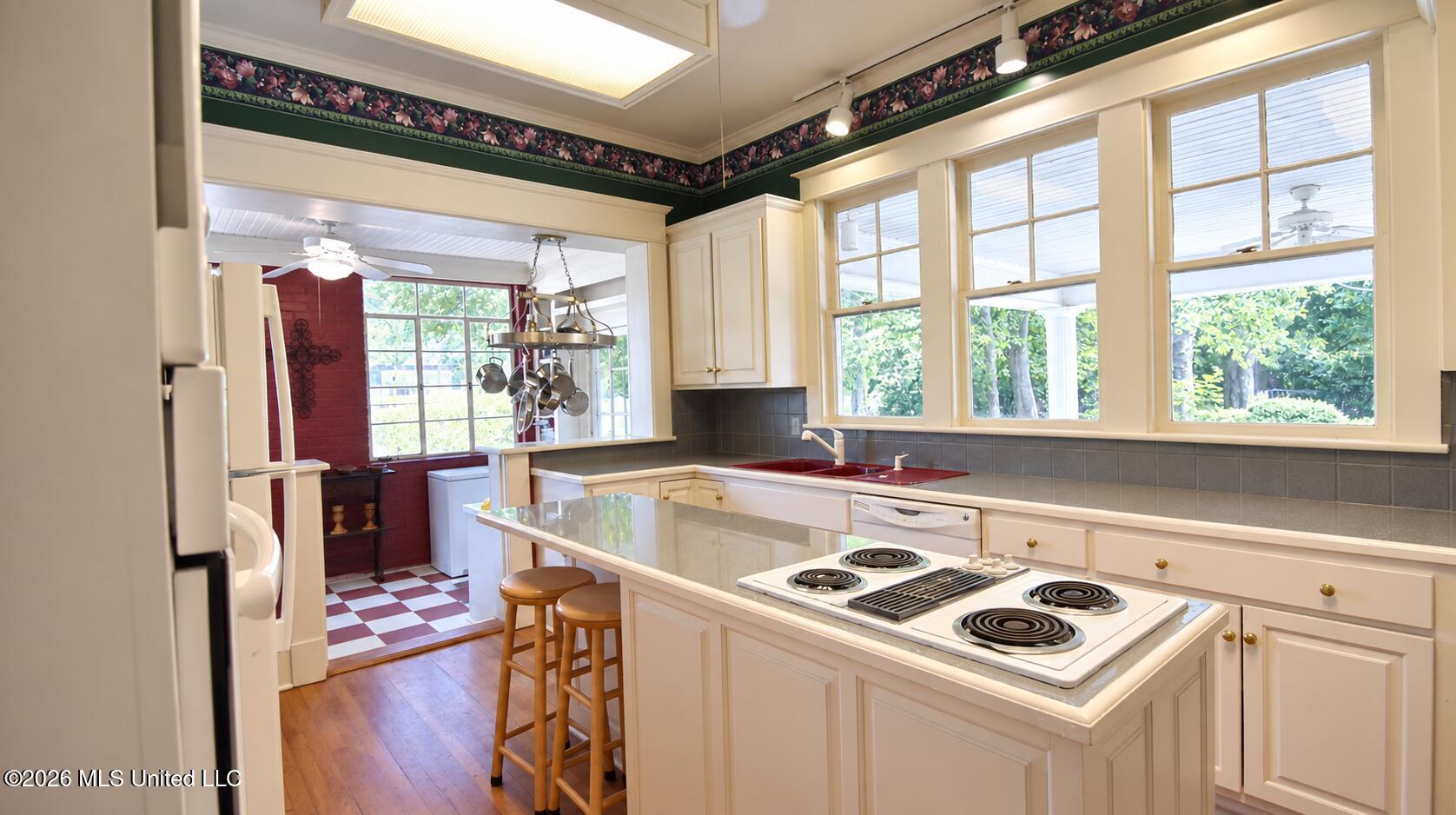 1211 River Road Property Photo 13