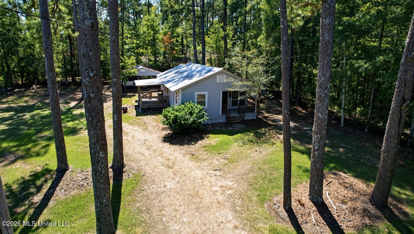 645 Zetus Road Property Photo 1