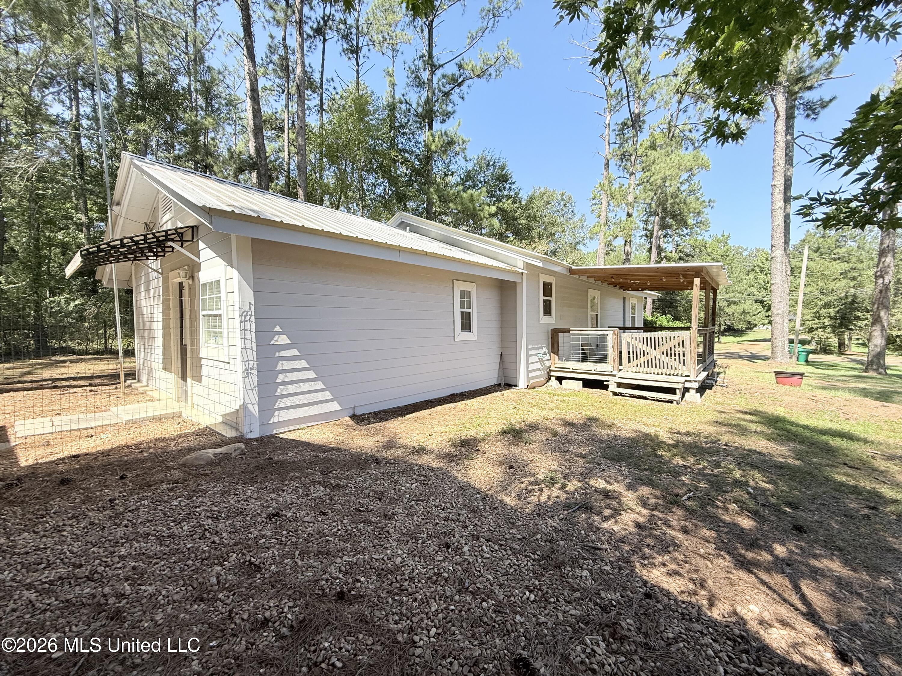 645 Zetus Road Property Photo 21