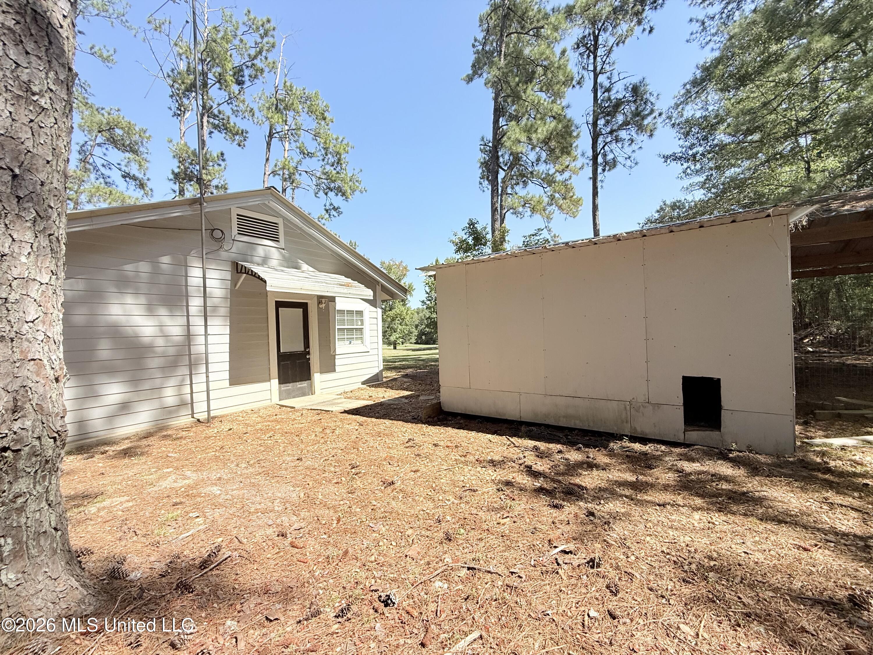 645 Zetus Road Property Photo 24