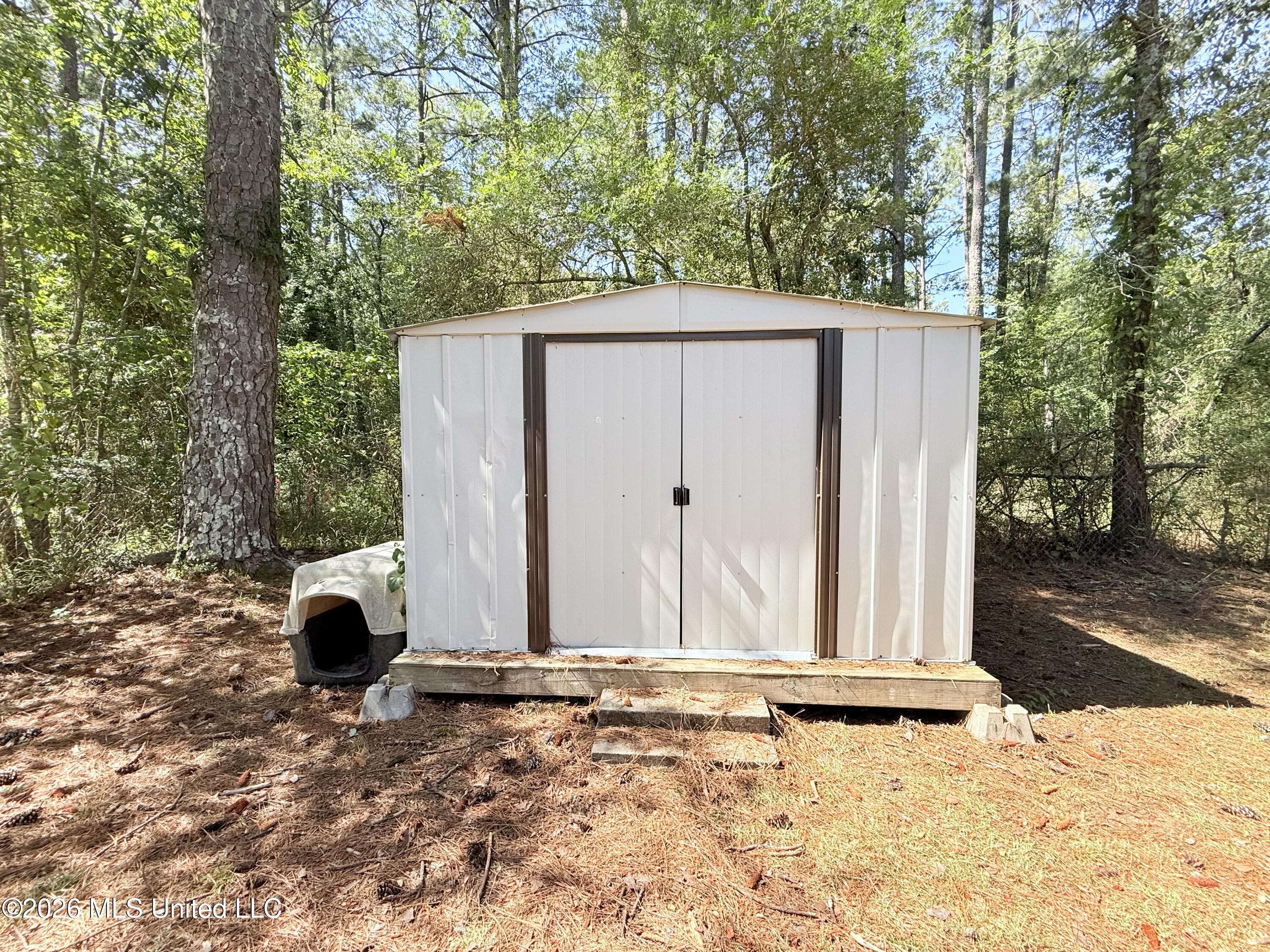 645 Zetus Road Property Photo 25