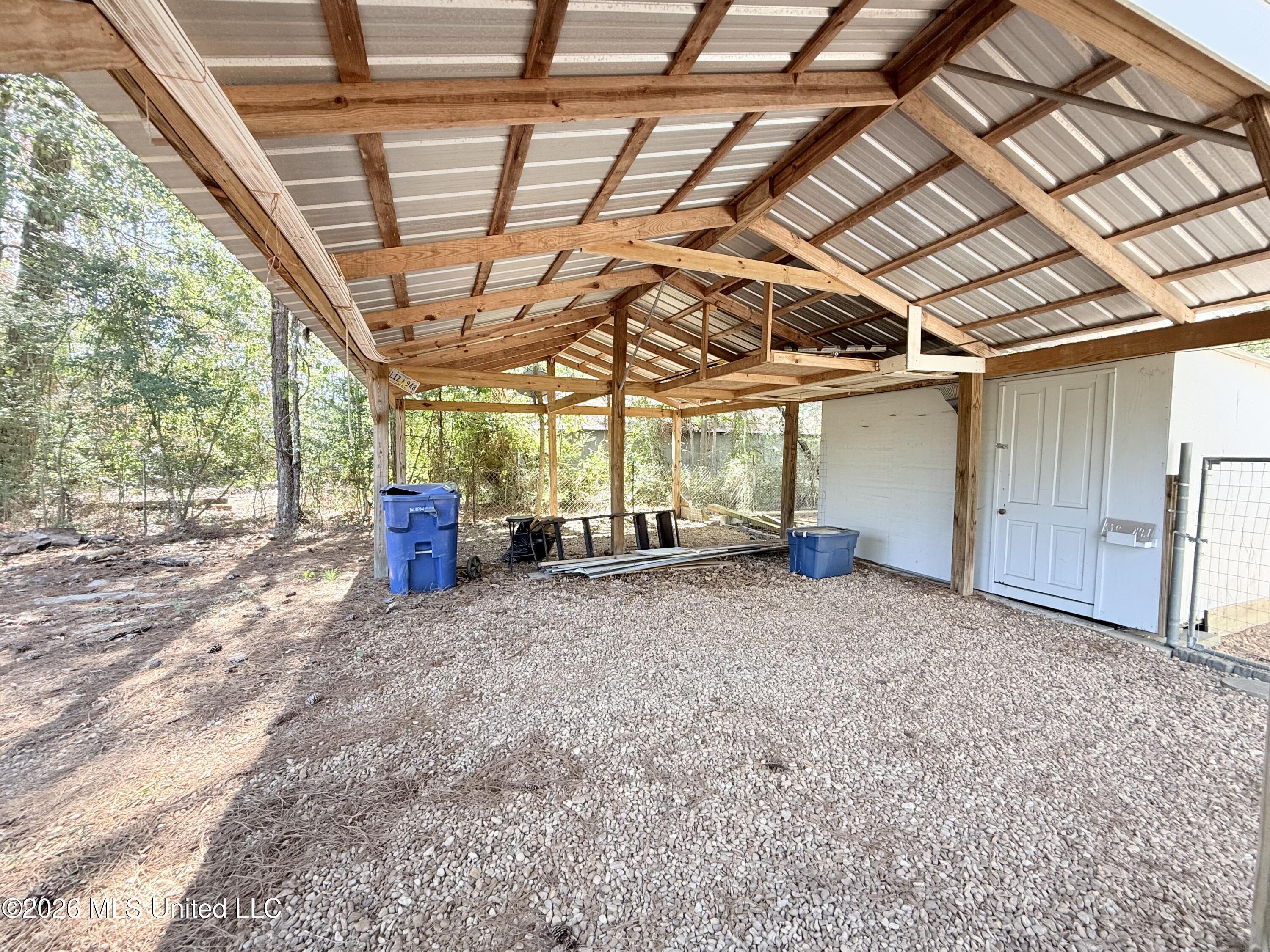 645 Zetus Road Property Photo 29