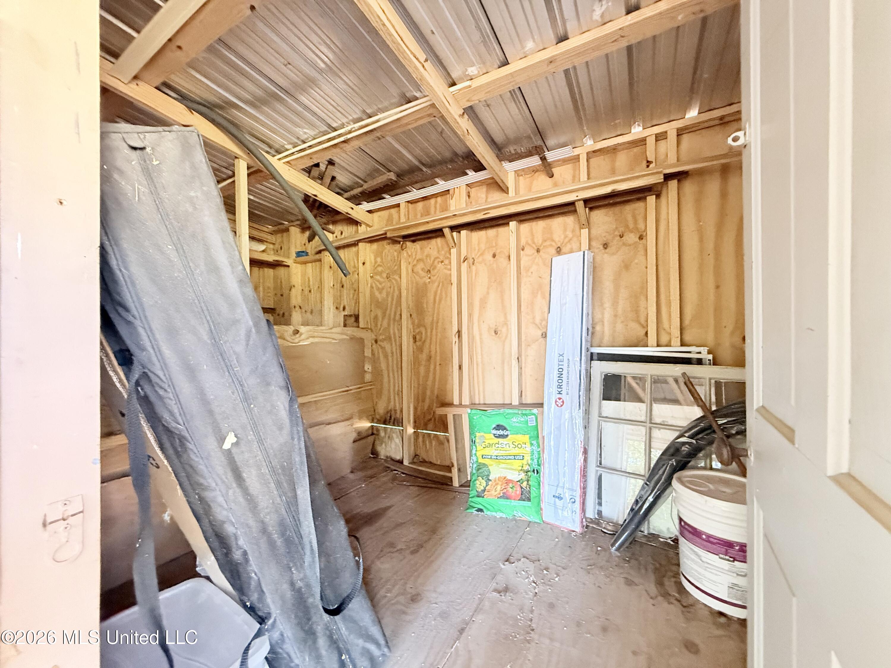 645 Zetus Road Property Photo 30