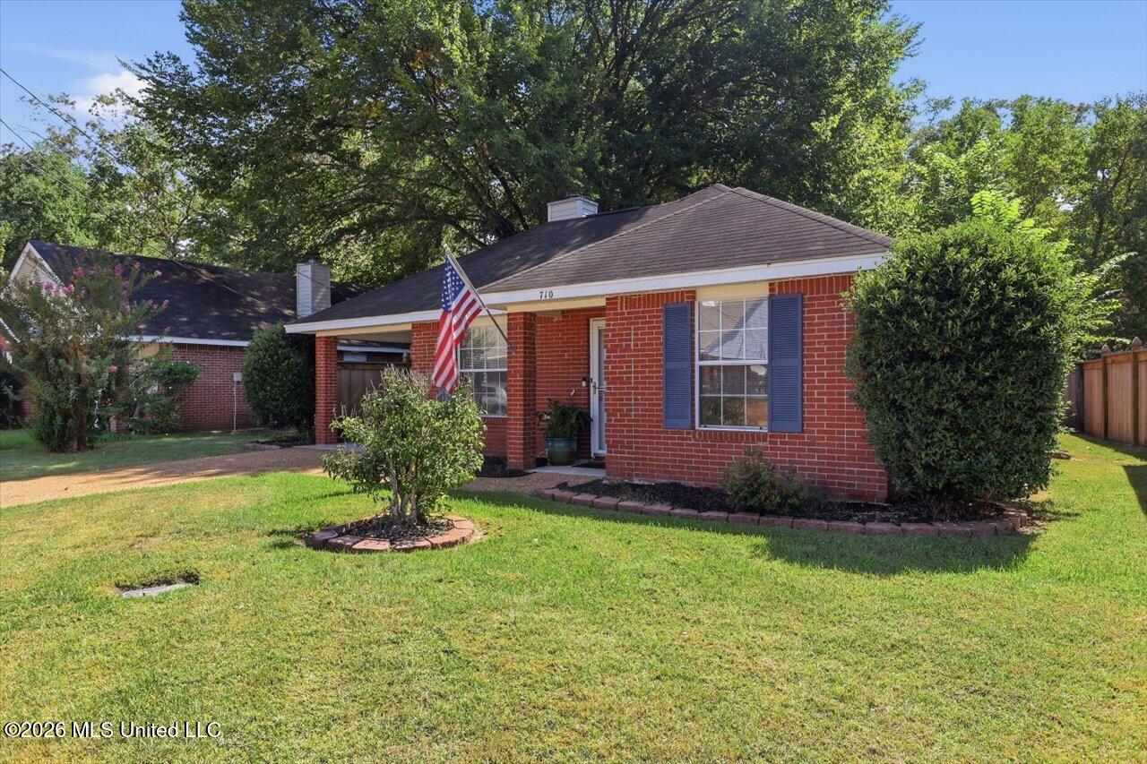 710 Heartwood Drive Property Photo 2