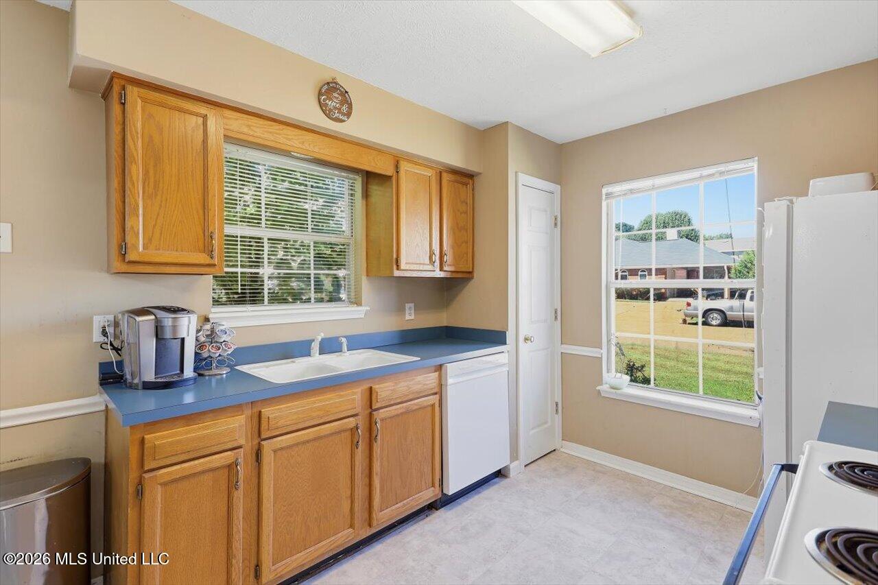 710 Heartwood Drive Property Photo 8