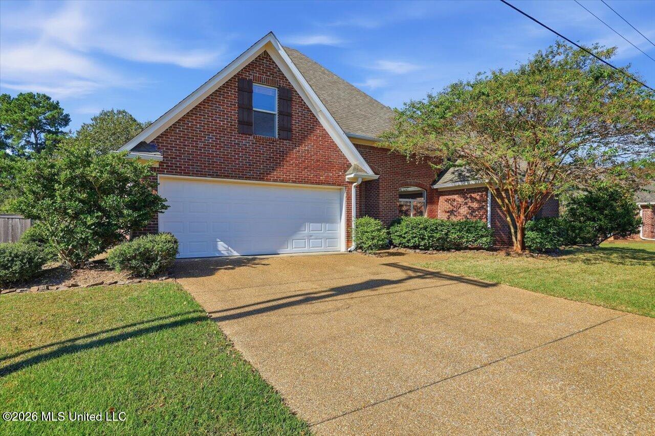 127 Eastside Drive Property Photo 3