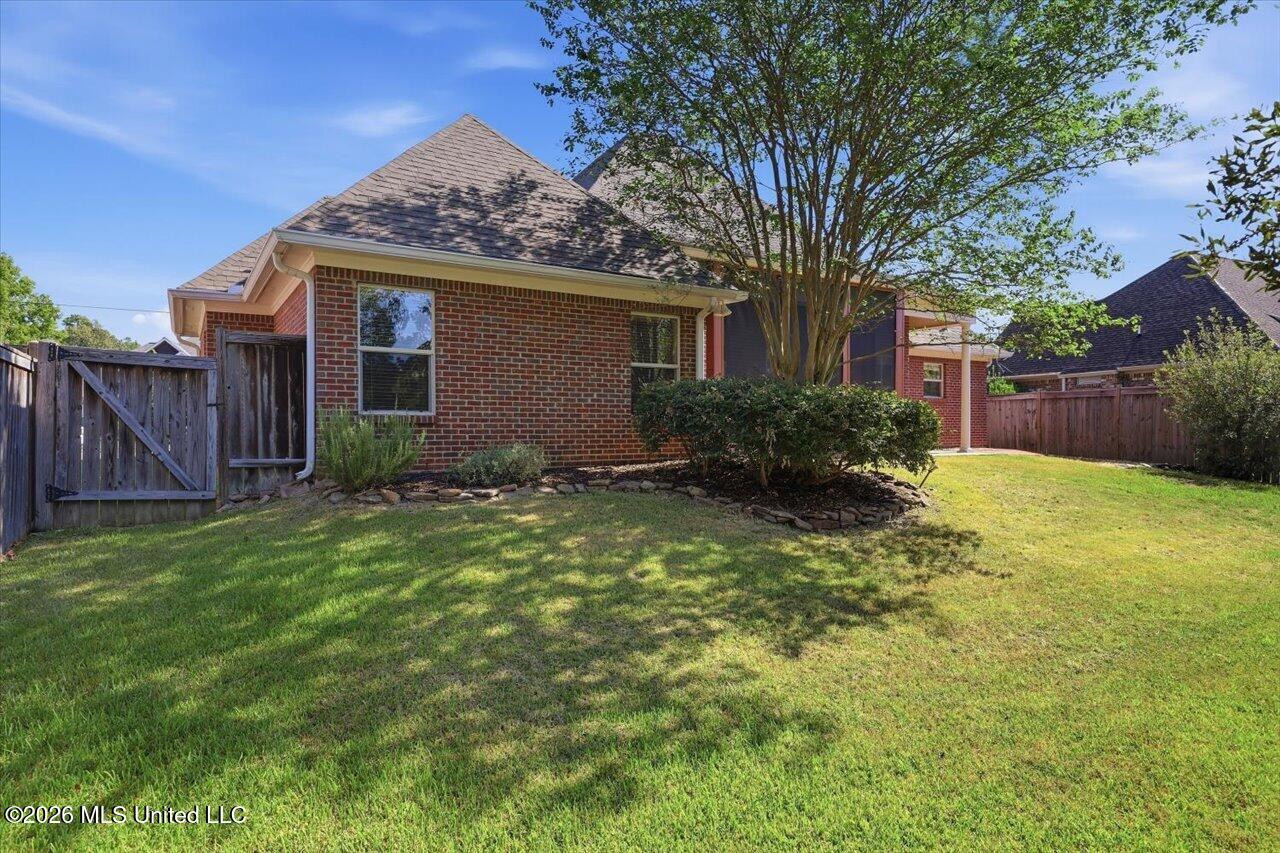 127 Eastside Drive Property Photo 39