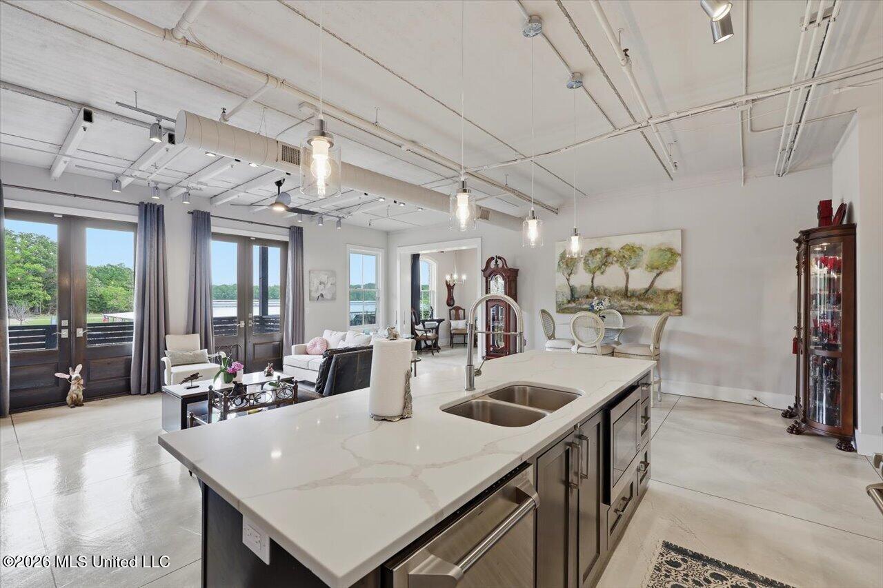 145 Republic Street Property Photo 8