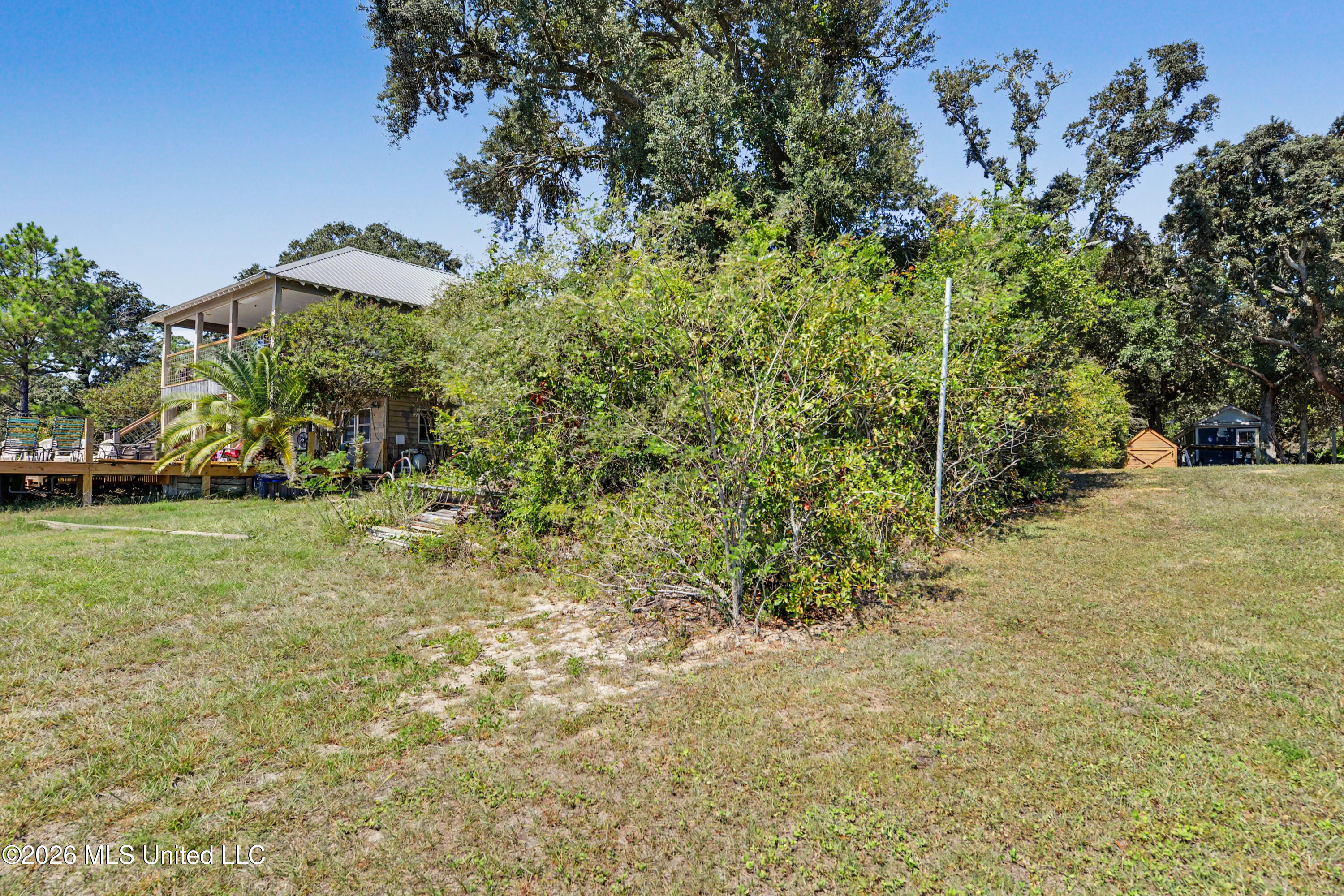5213 E Belle Fontaine Road Property Photo 3