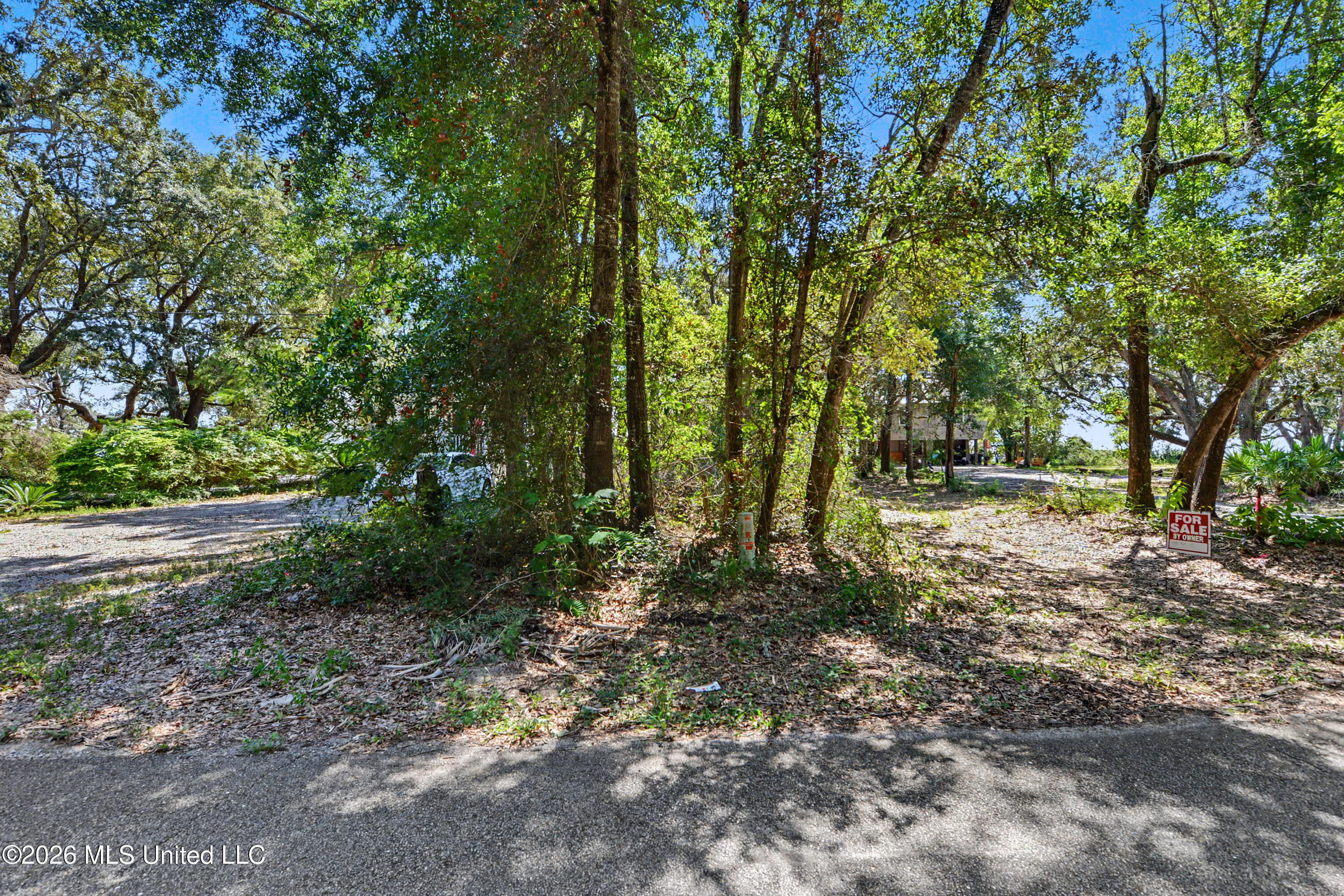 5213 E Belle Fontaine Road Property Photo 6