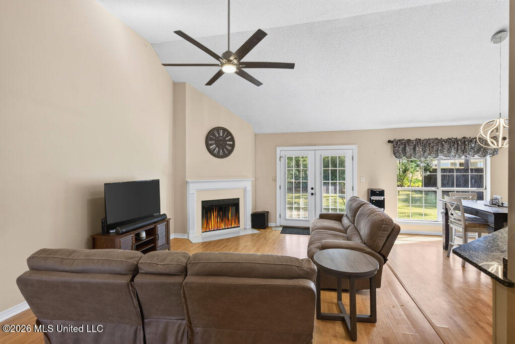 7917 Martin Bluff Road Property Photo 7