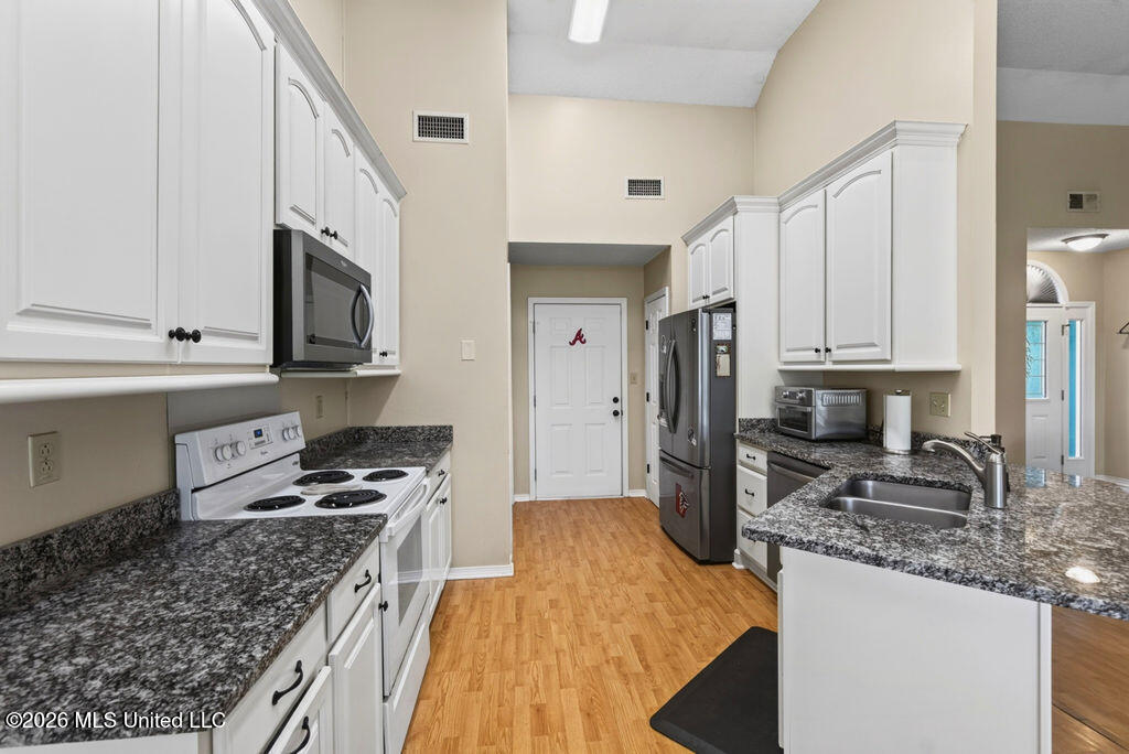 7917 Martin Bluff Road Property Photo 12