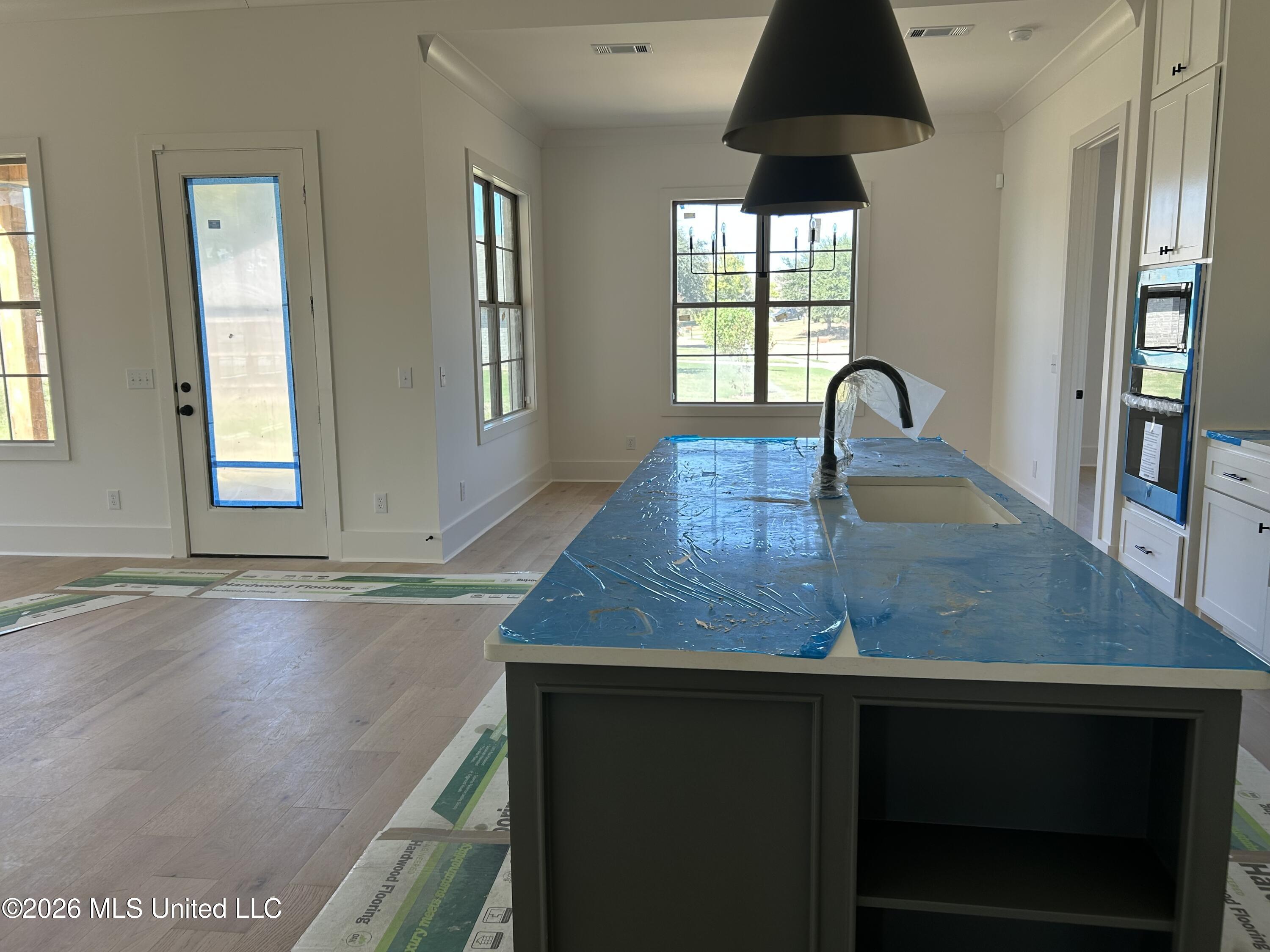 120 Mission Park Drive Property Photo 3