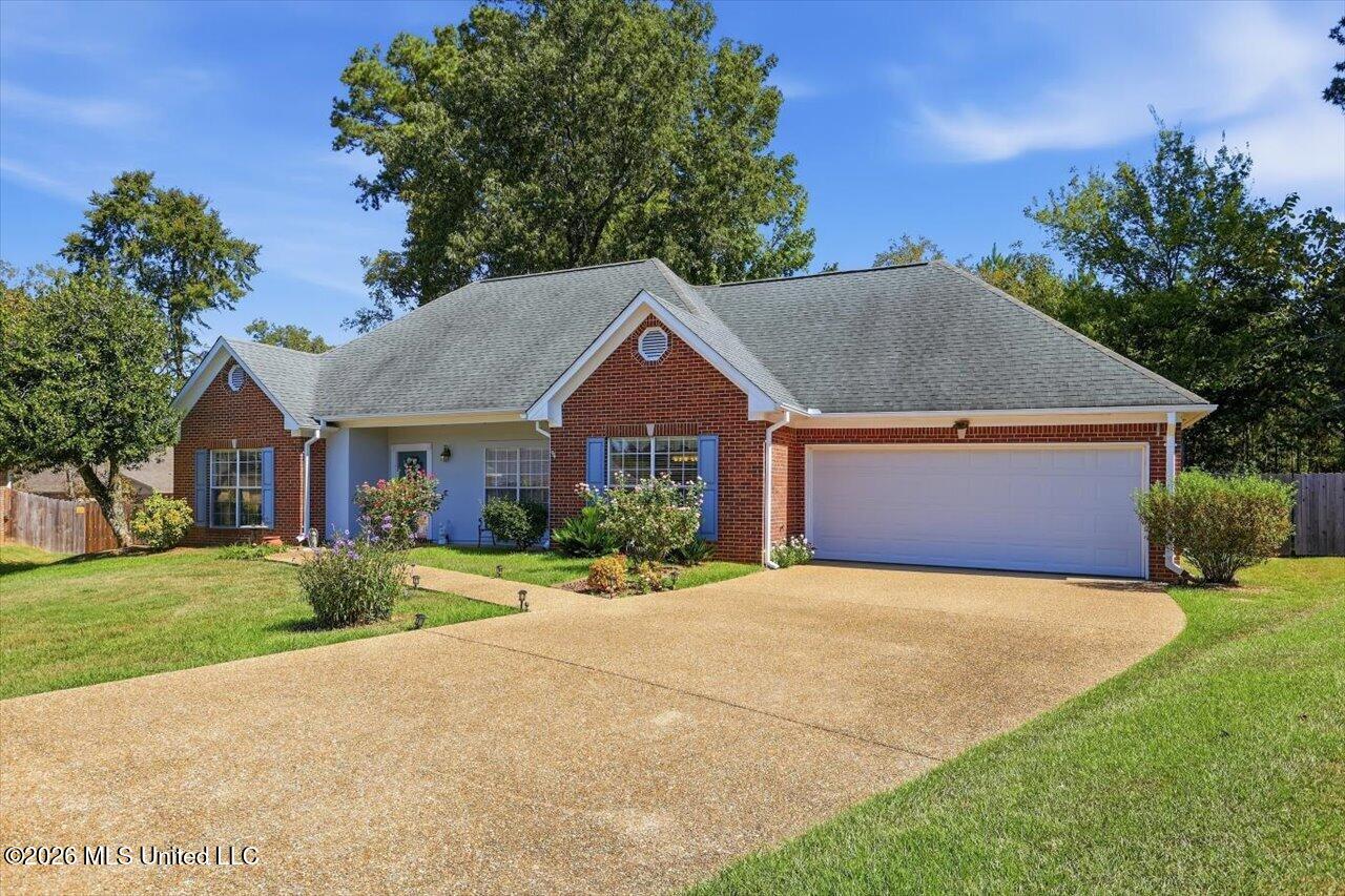 405 Ashford Place Property Photo 3