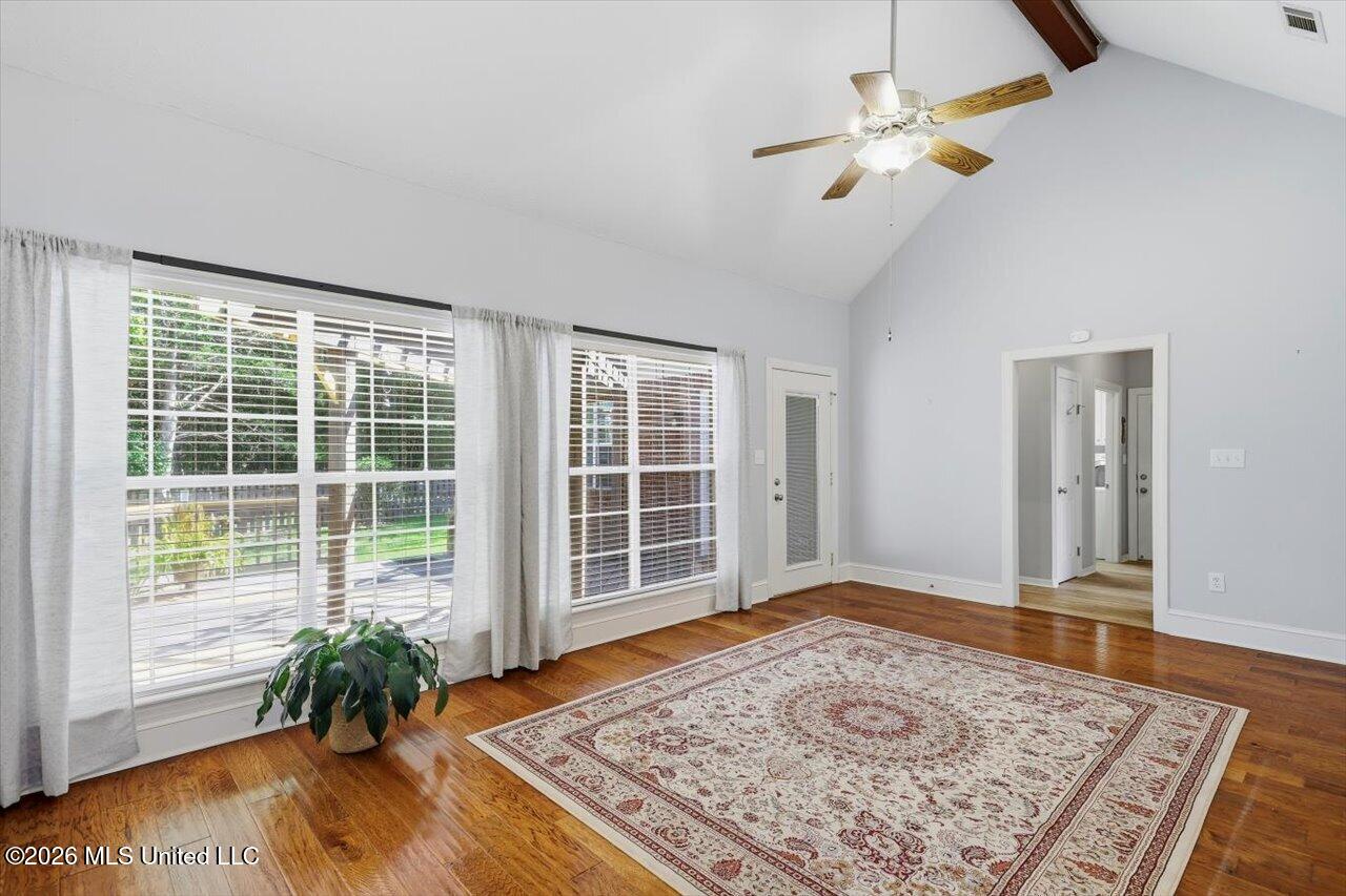 405 Ashford Place Property Photo 6