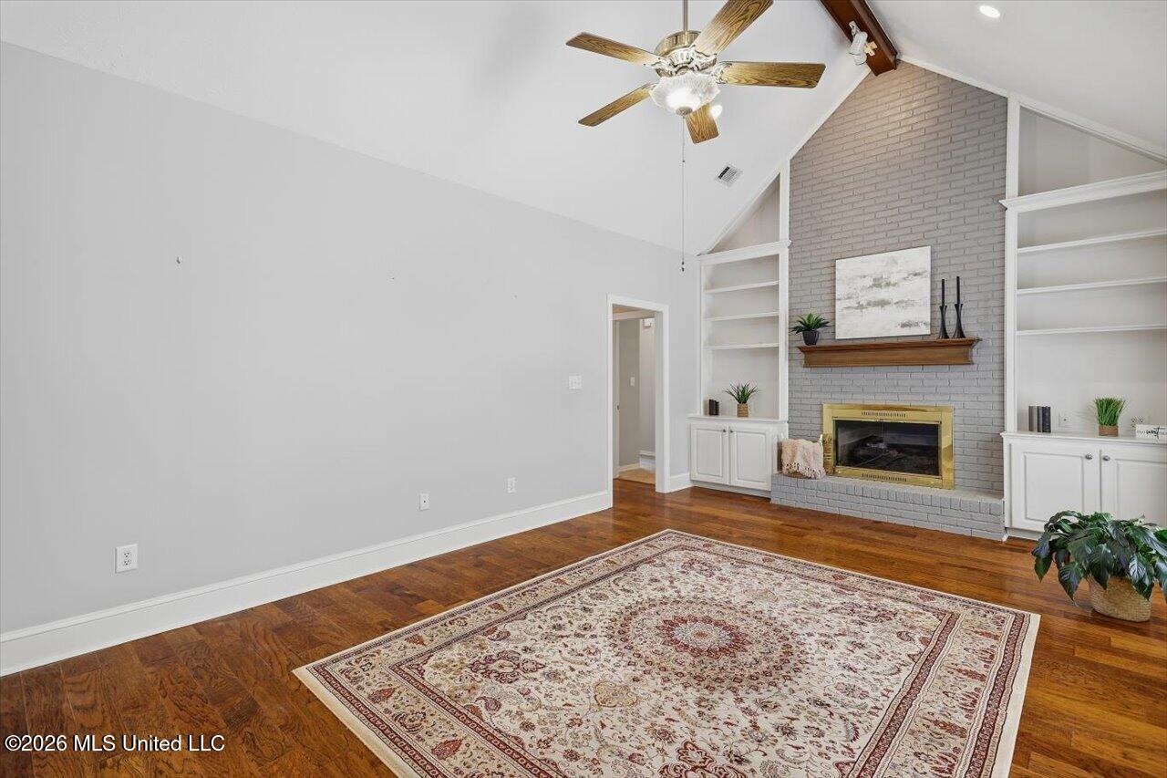 405 Ashford Place Property Photo 7