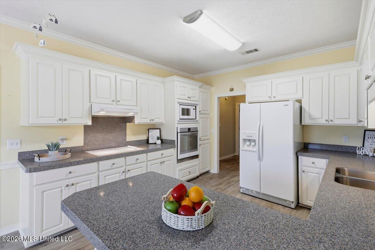 405 Ashford Place Property Photo 13