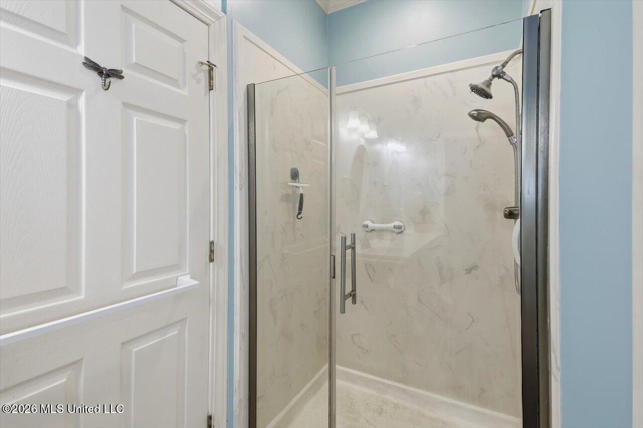 405 Ashford Place Property Photo 23