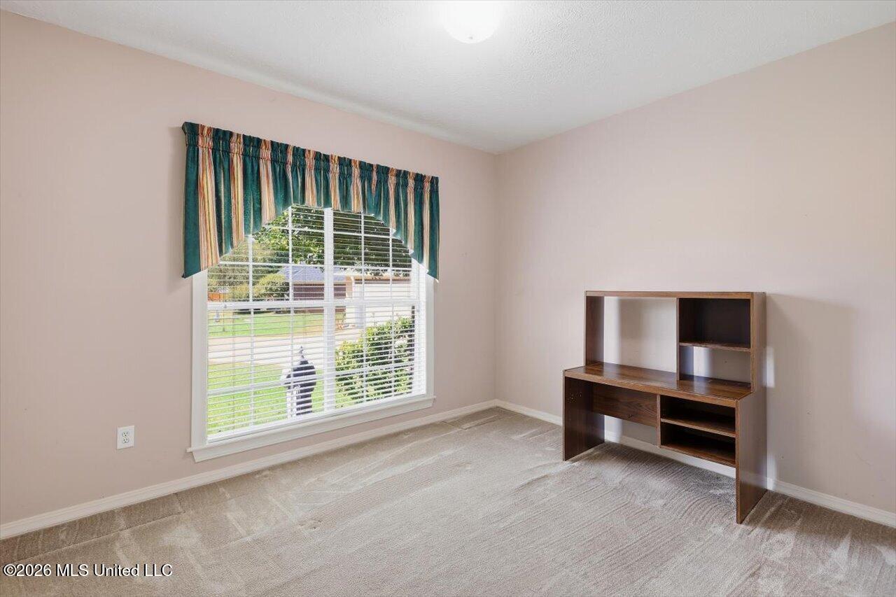 405 Ashford Place Property Photo 28