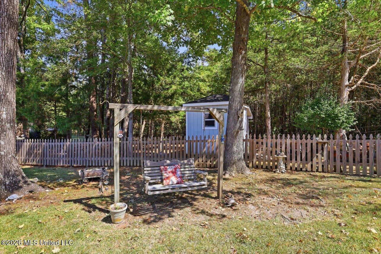 405 Ashford Place Property Photo 34