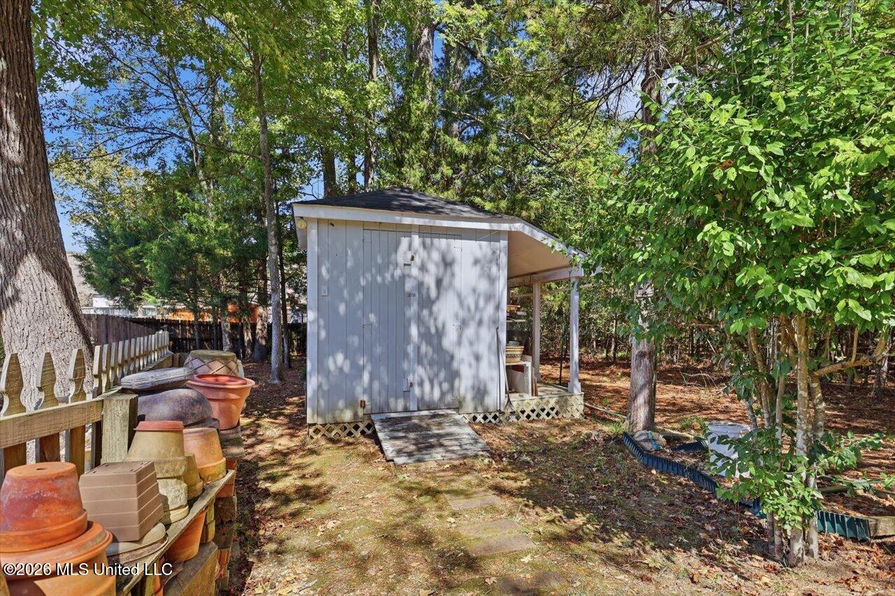 405 Ashford Place Property Photo 35