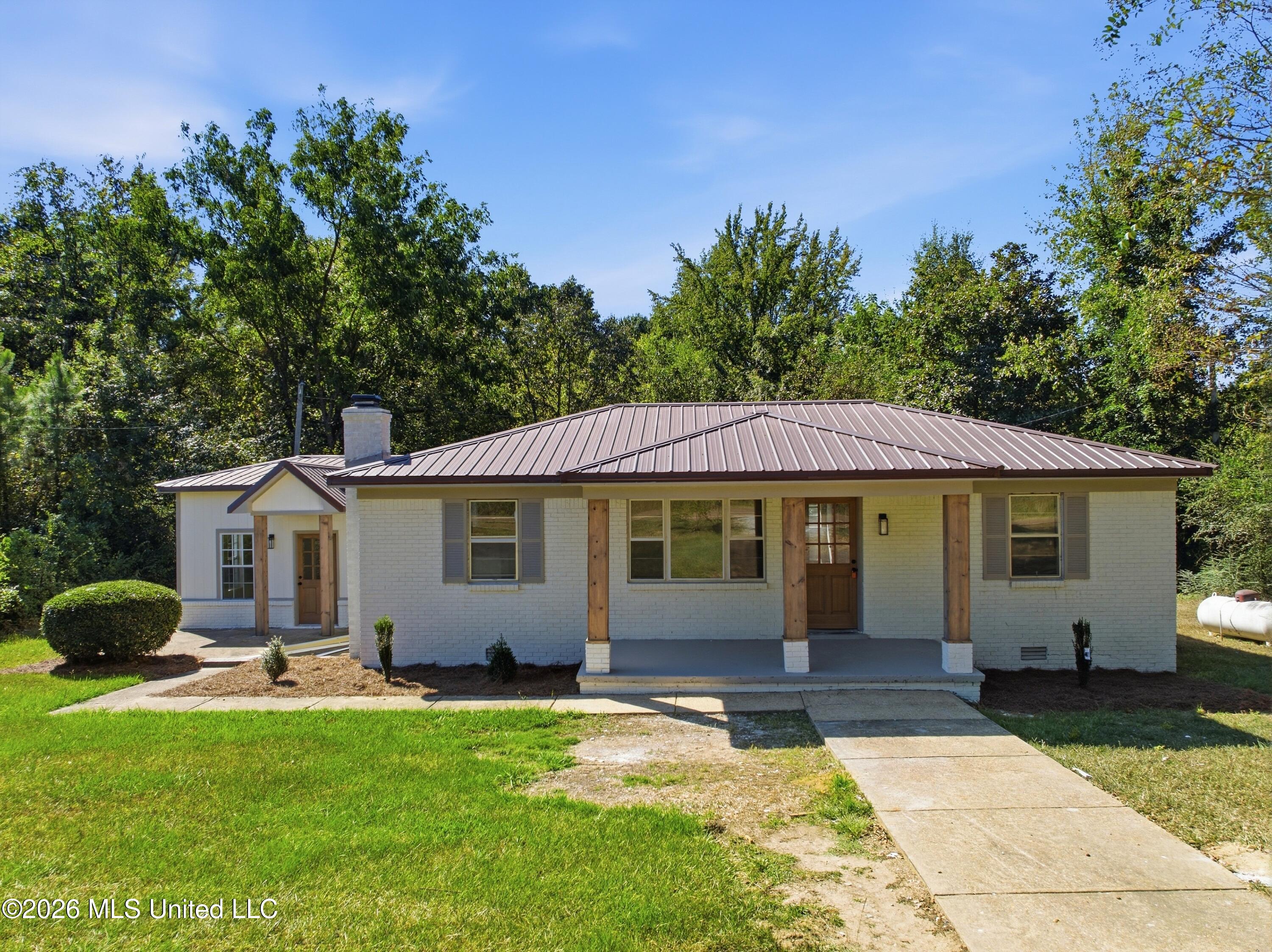 1493 Mount Sinai Road Property Photo 1