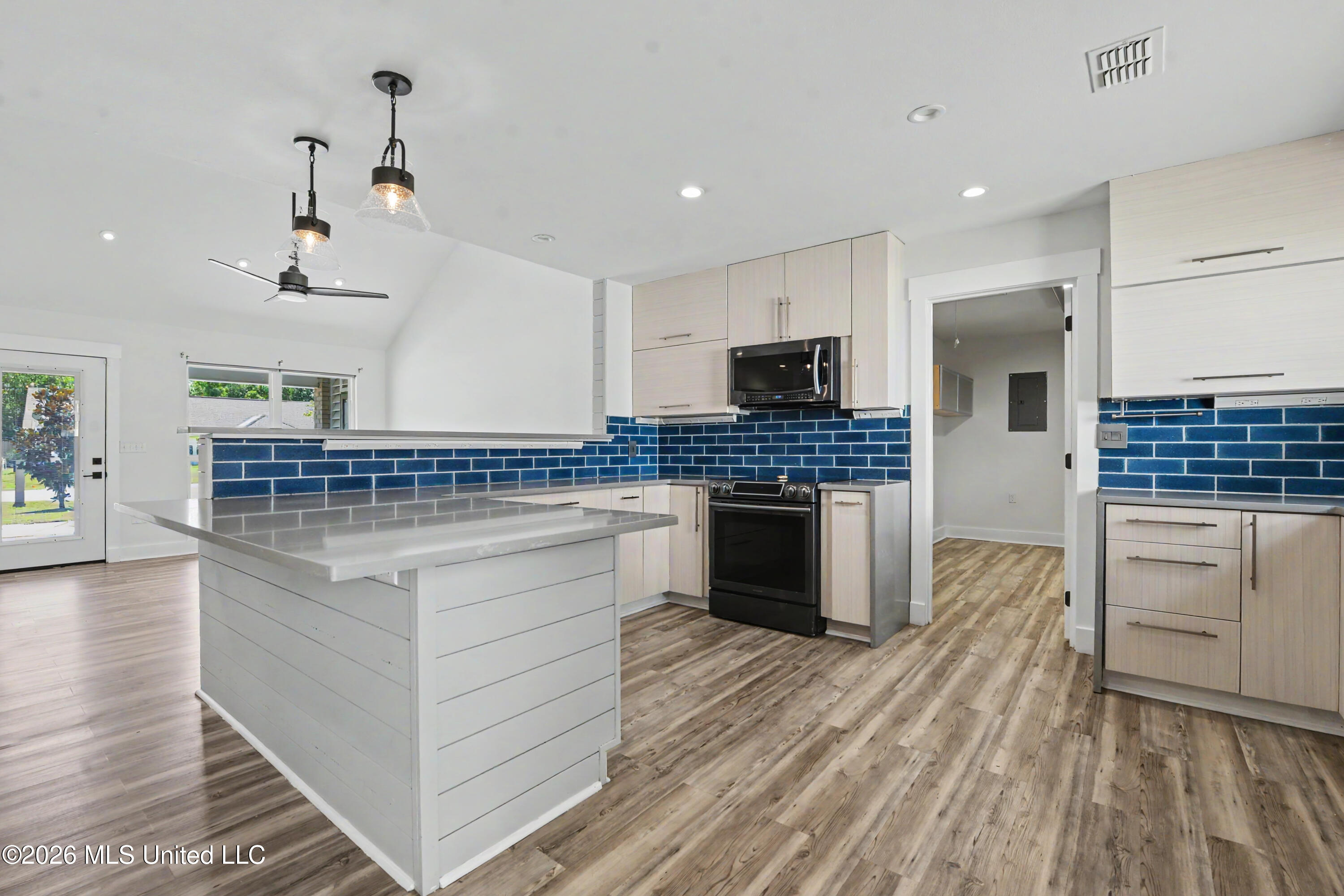 217 Henley Place Property Photo 10