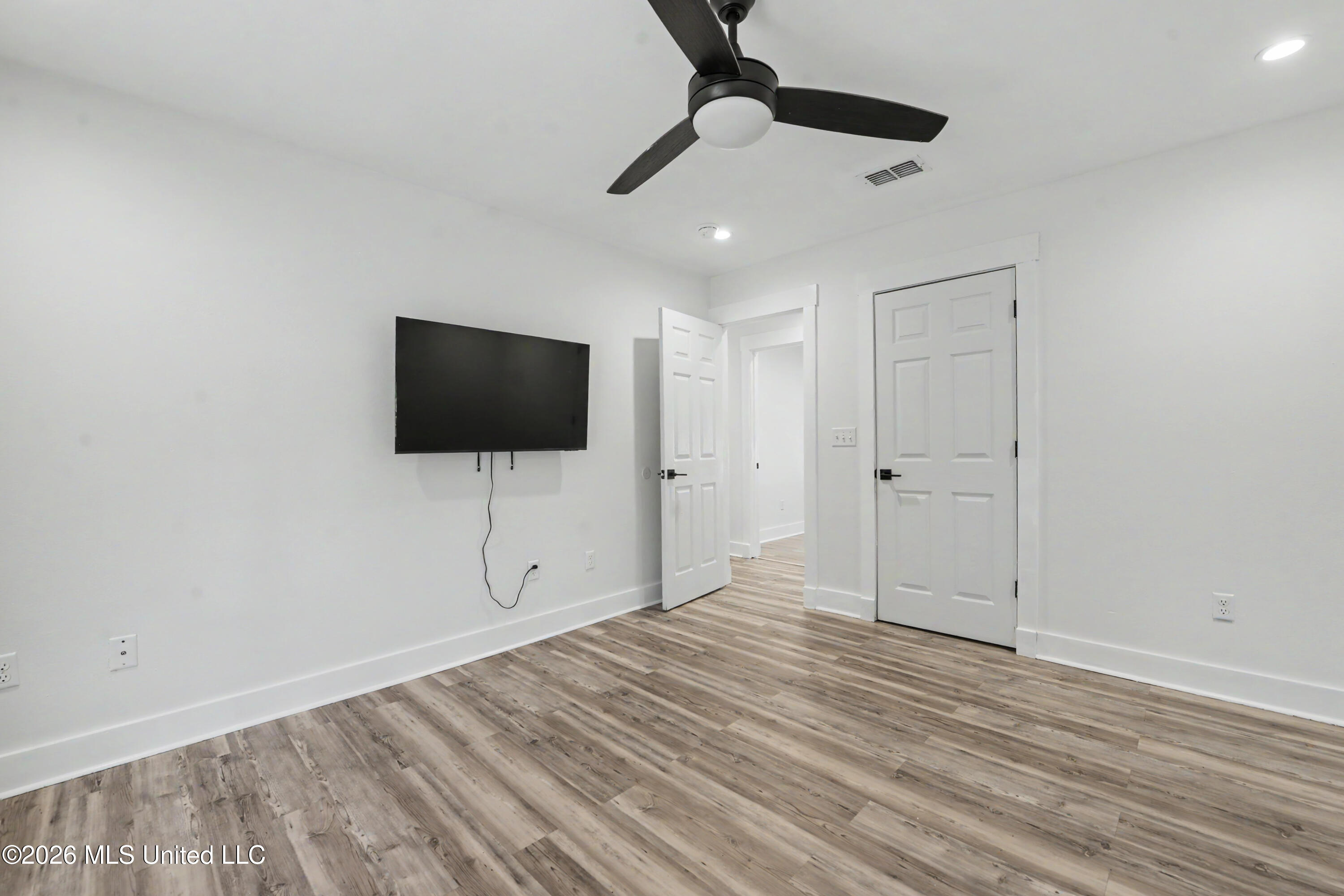 217 Henley Place Property Photo 17